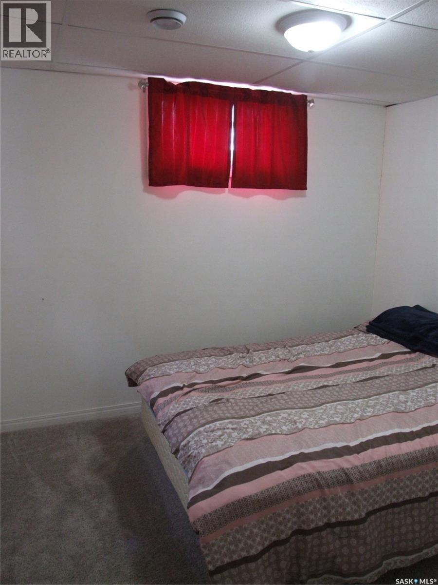 












524 1st STREET W

,
Leader,




Saskatchewan
S0N1H0

