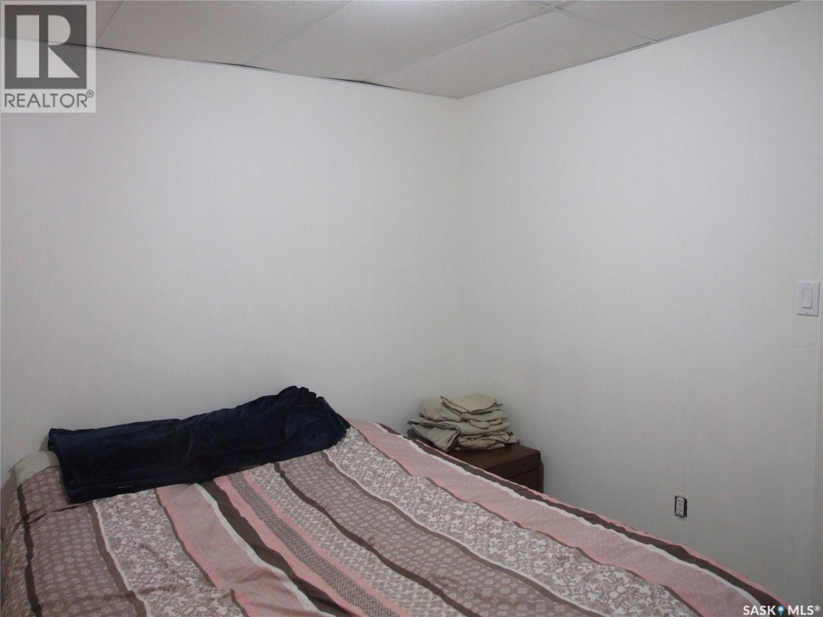 












524 1st STREET W

,
Leader,




Saskatchewan
S0N1H0

