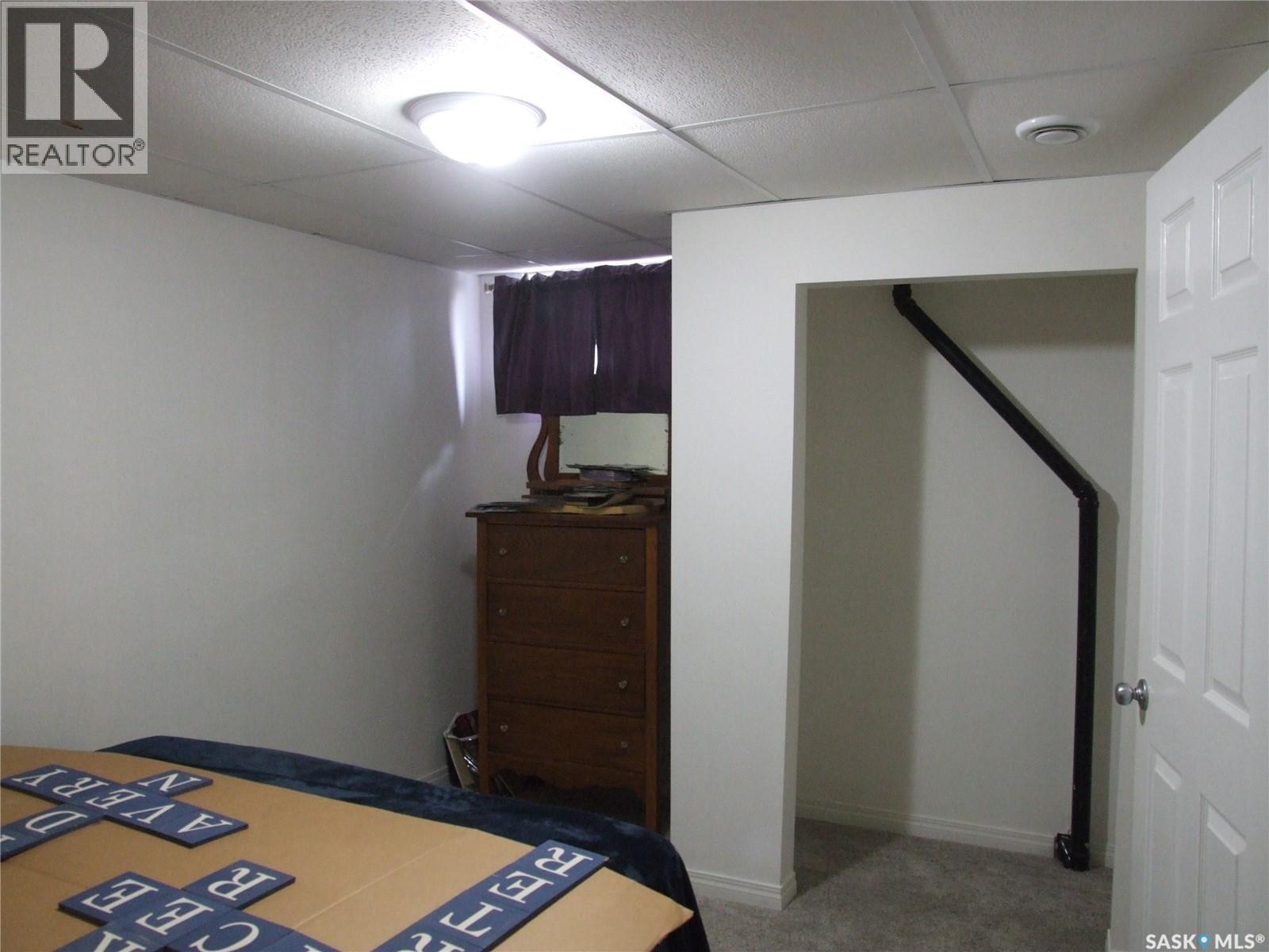 












524 1st STREET W

,
Leader,




Saskatchewan
S0N1H0

