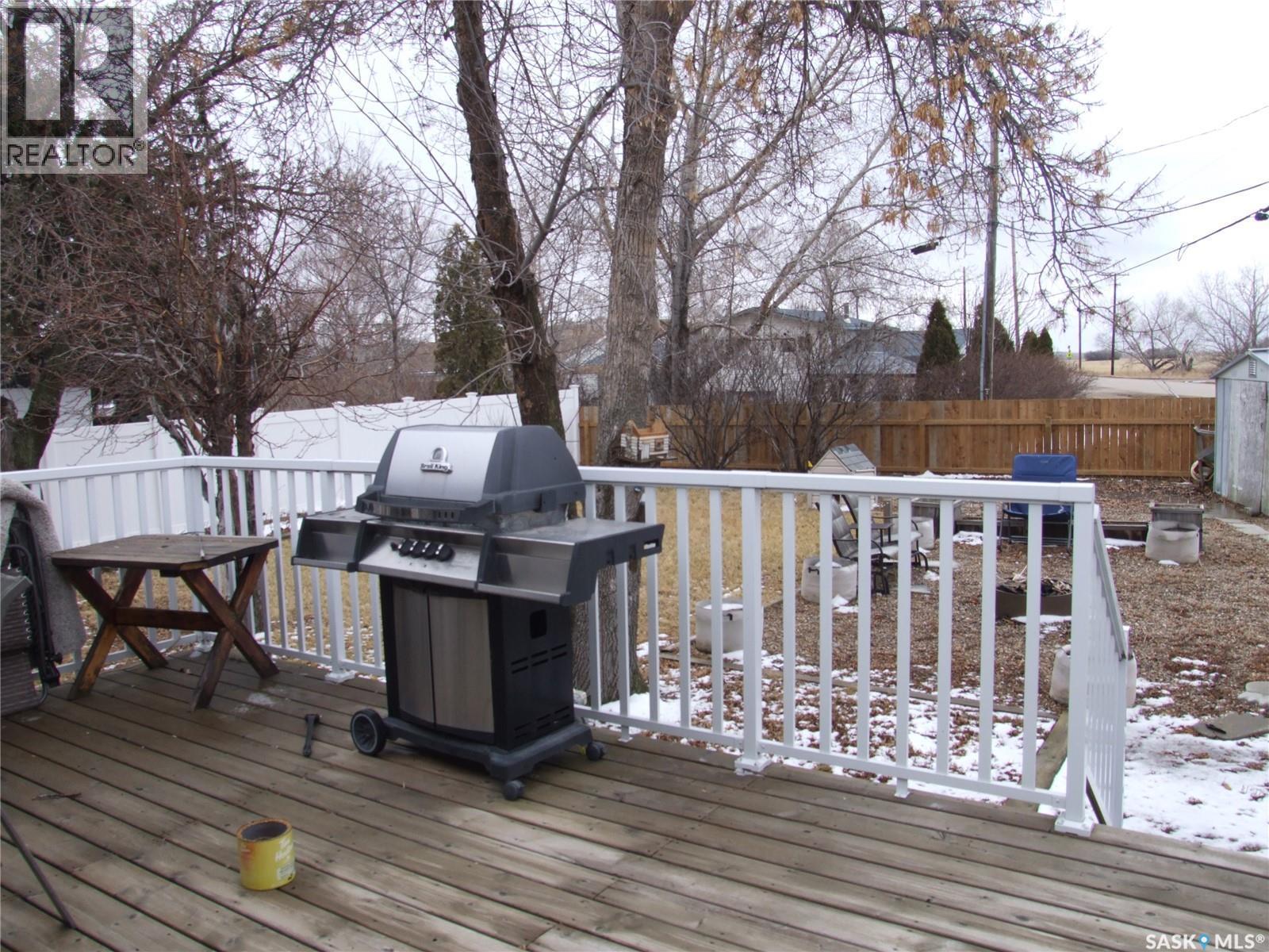 












524 1st STREET W

,
Leader,




Saskatchewan
S0N1H0

