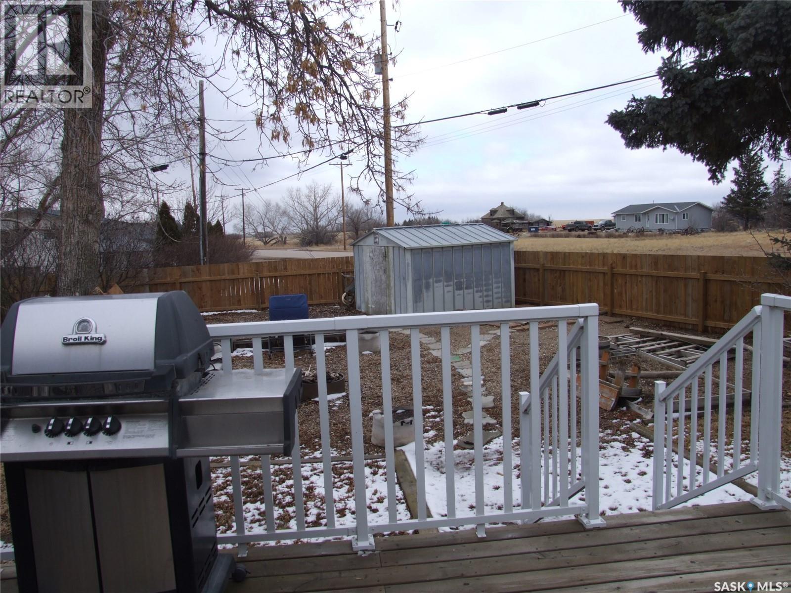 












524 1st STREET W

,
Leader,




Saskatchewan
S0N1H0

