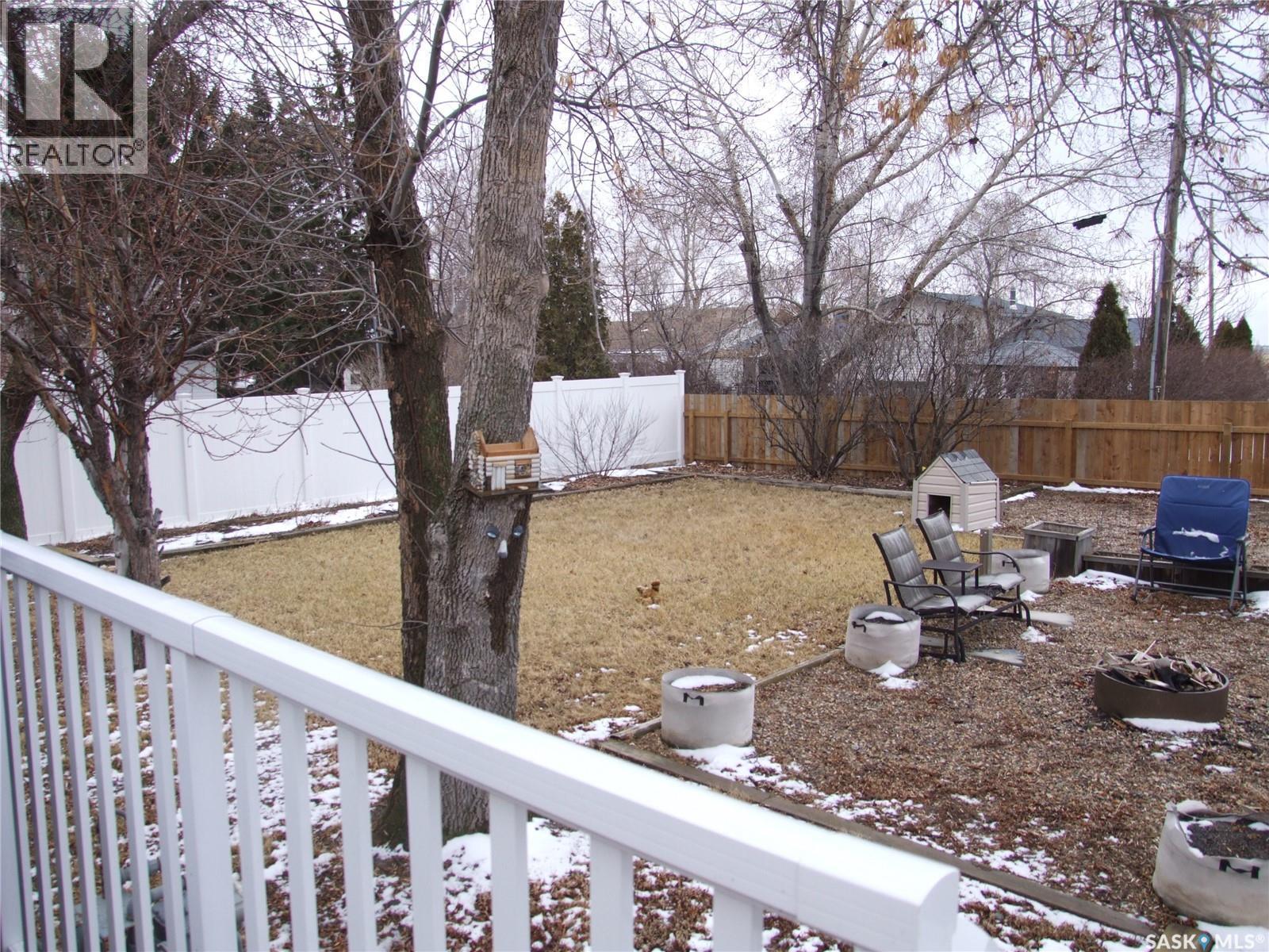 












524 1st STREET W

,
Leader,




Saskatchewan
S0N1H0

