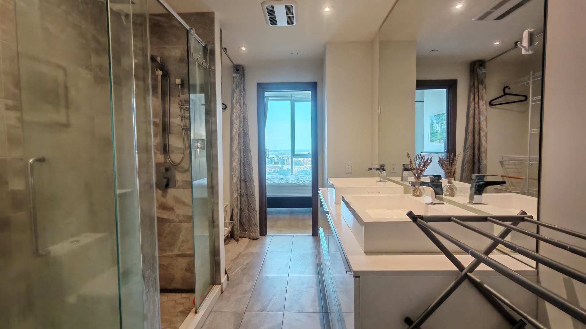 









1450


Boul. René-Lévesque O.

, 1211,
Montréal (Ville-Marie),




QC
H3G0E1

