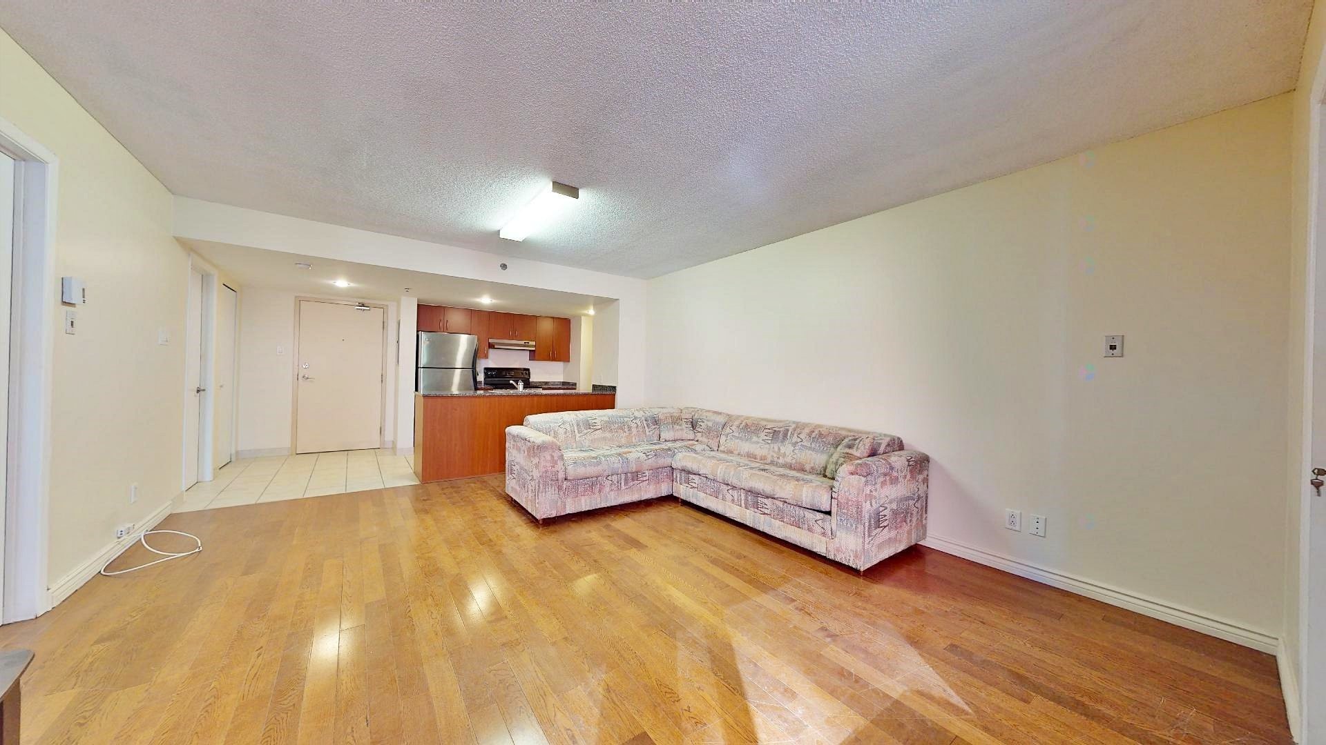 









98


Rue Charlotte

, 551,
Montréal (Ville-Marie),




QC
H2X3V2

