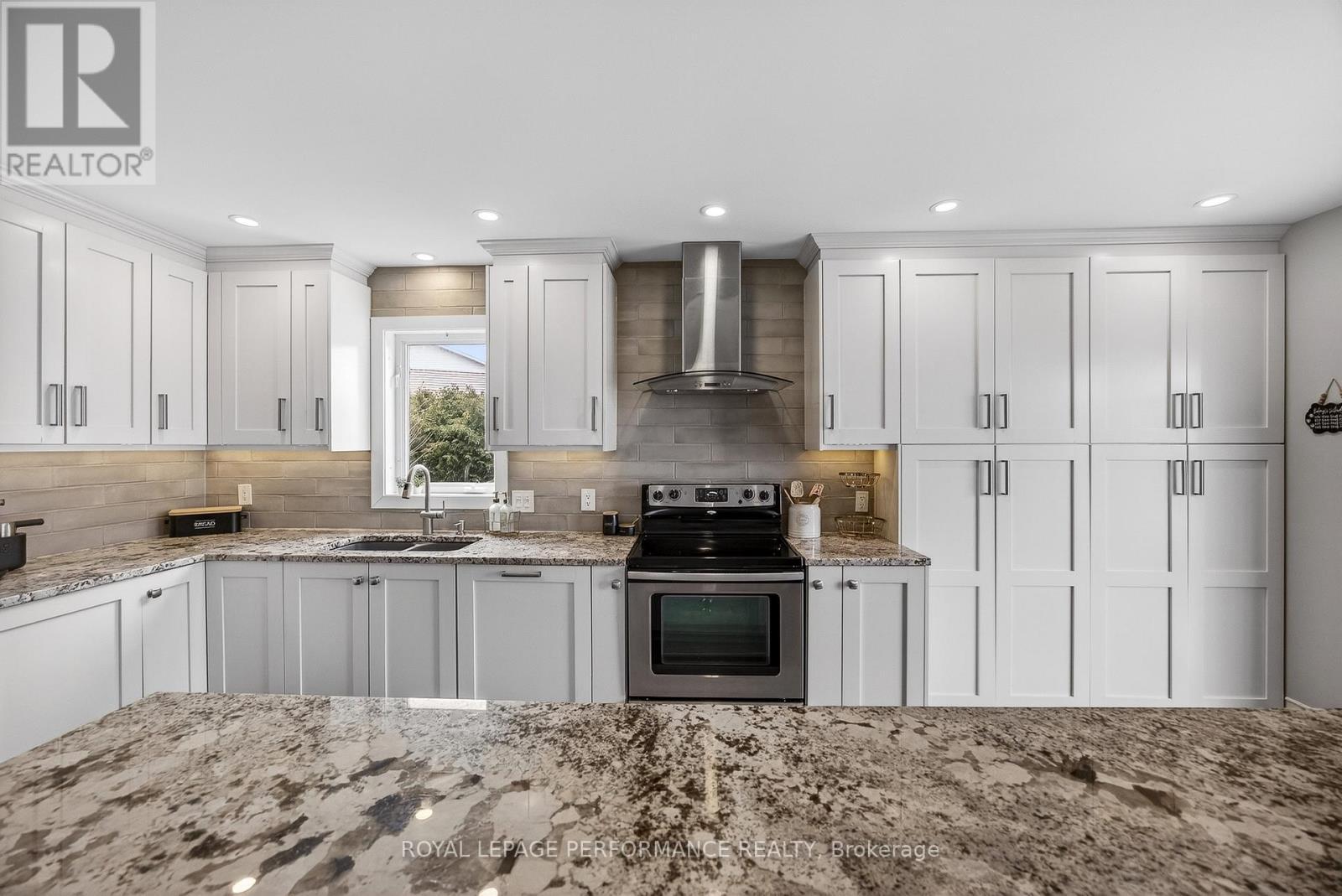 












2191 SATURN CRESCENT

,
Ottawa,




Ontario
K4A3T6

