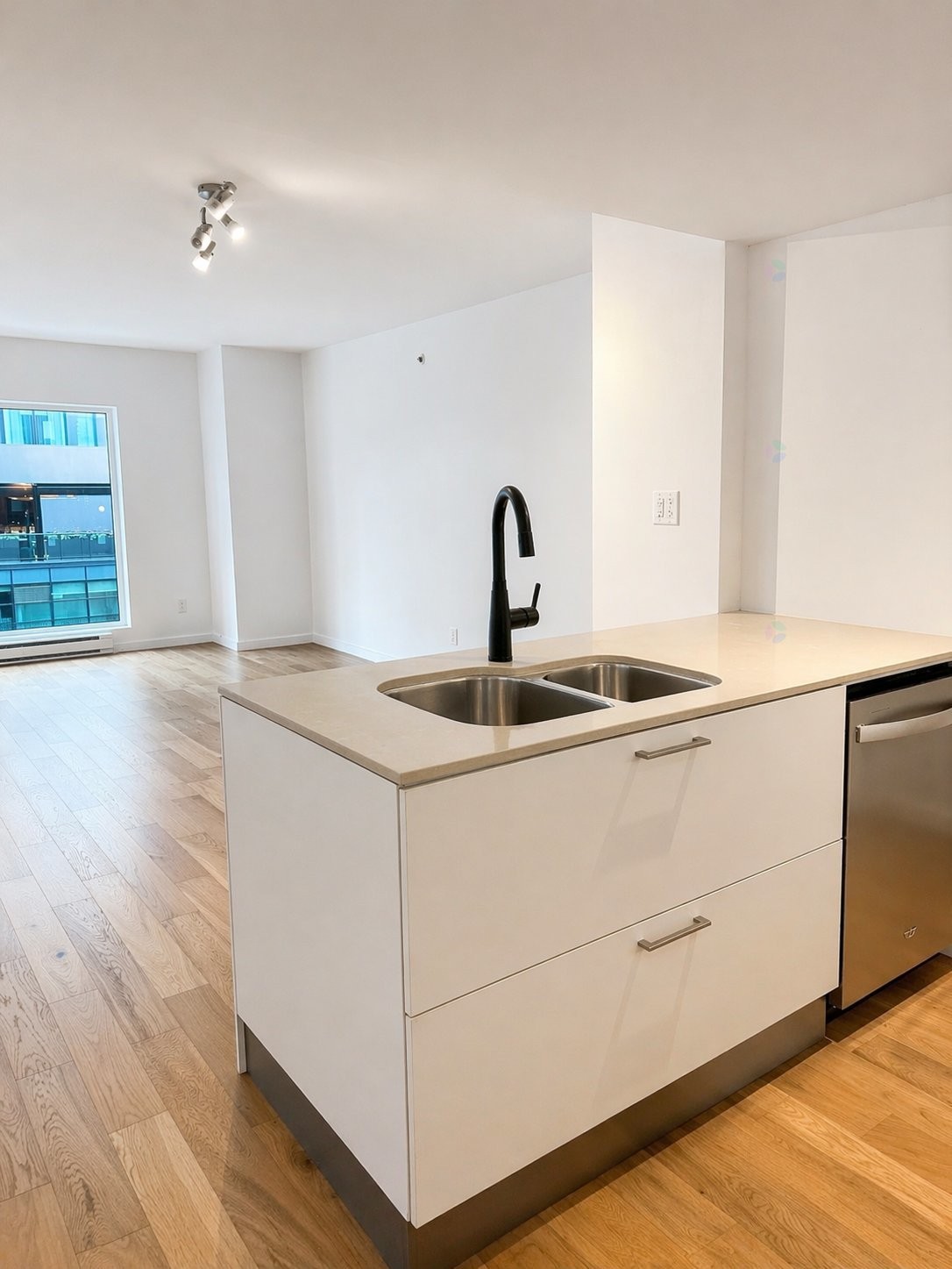 









350


Boul. De Maisonneuve O.

, 706,
Montréal (Ville-Marie),




QC
H3A0B4

