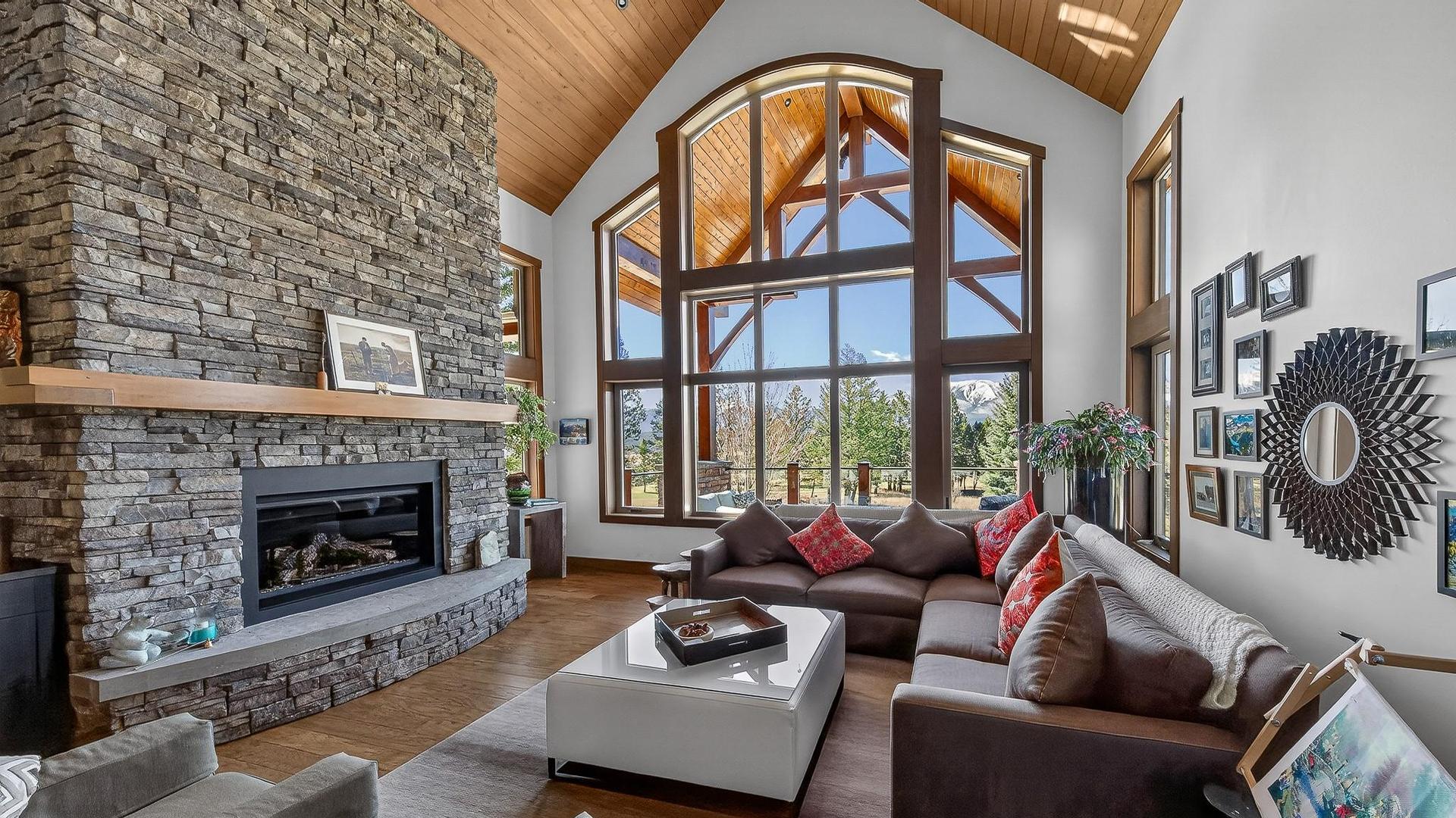 









7540


Springs

Terrace,
Radium Hot Springs,




BC
V0A 1M0

