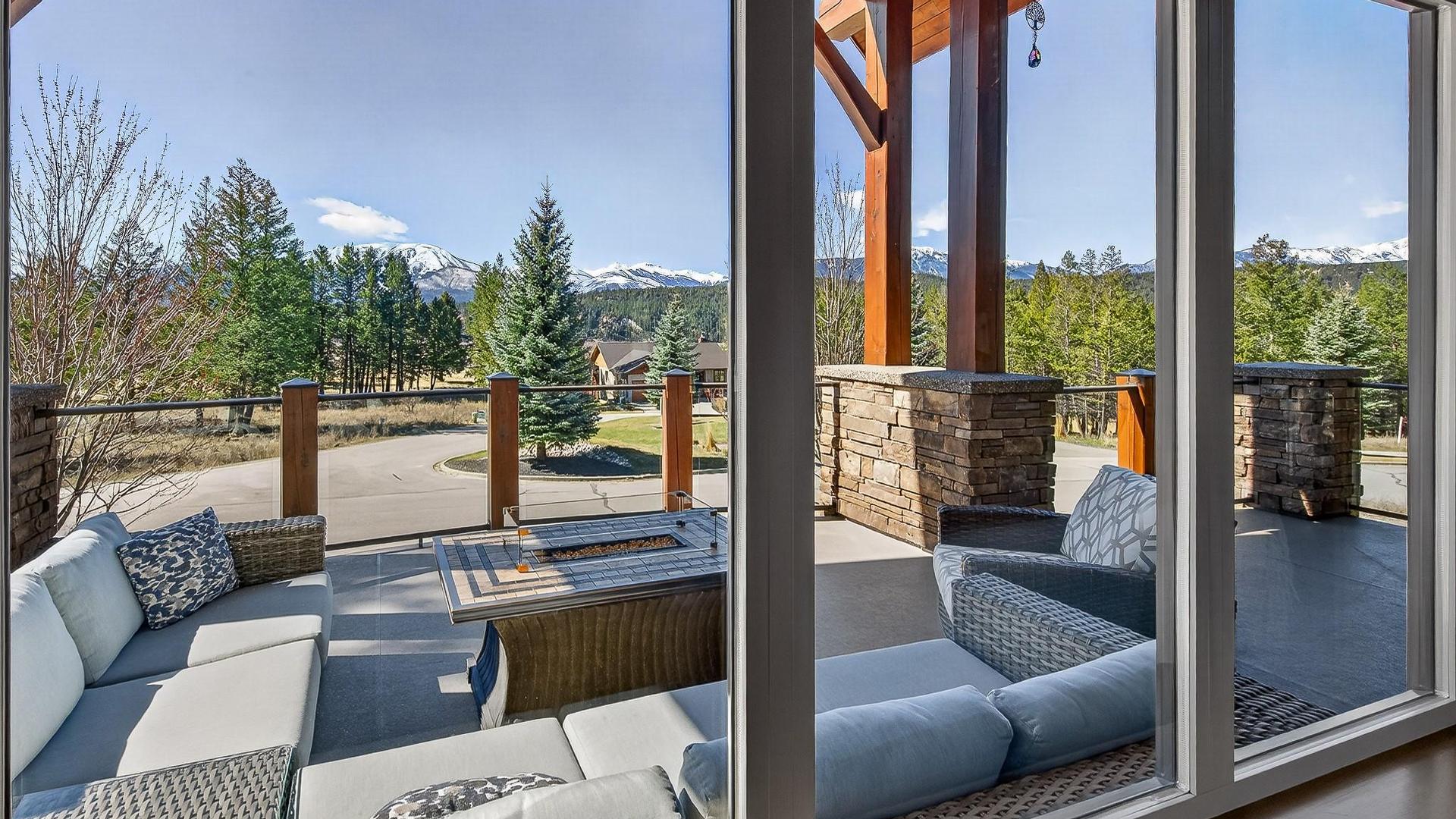 









7540


Springs

Terrace,
Radium Hot Springs,




BC
V0A 1M0

