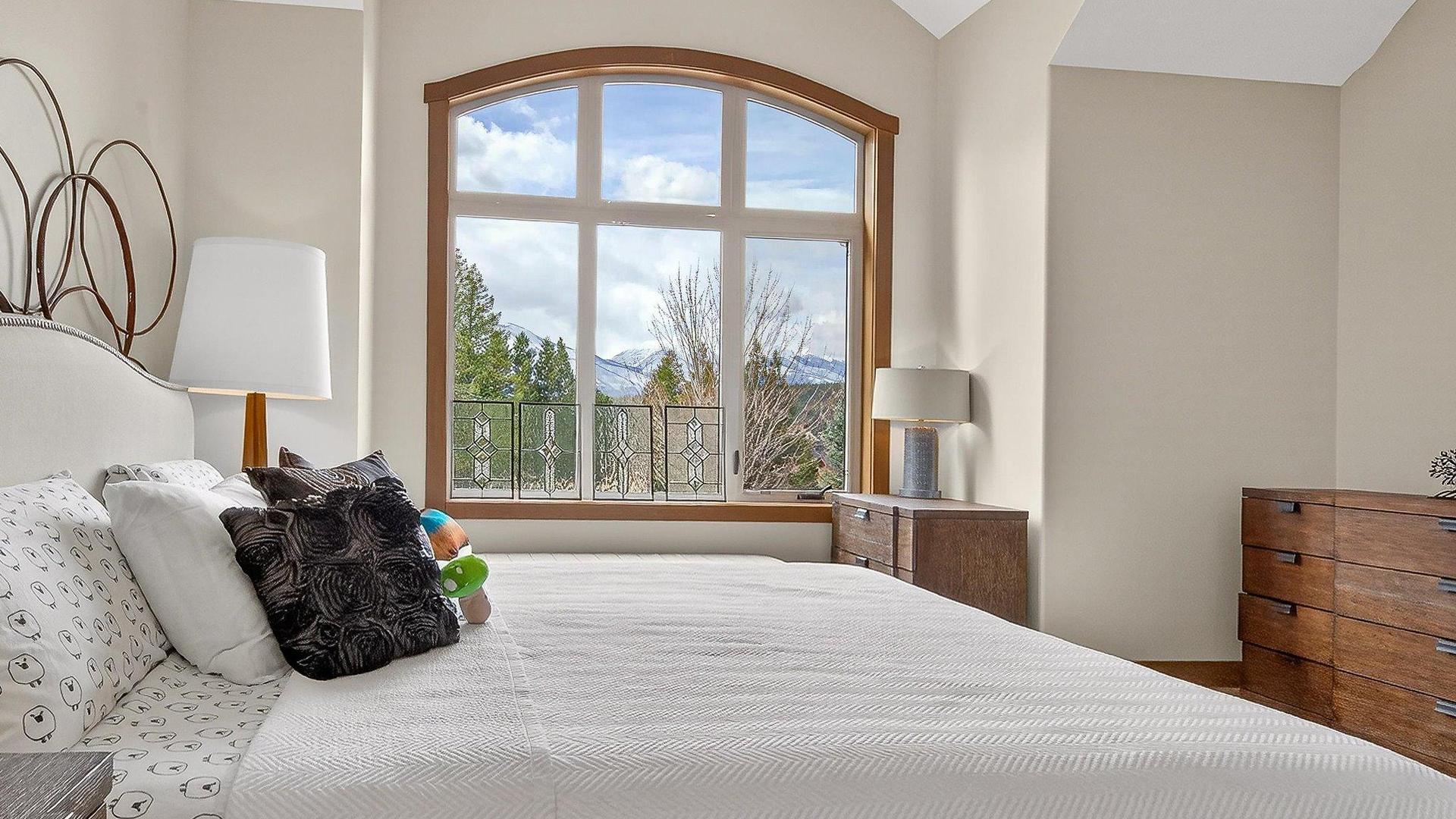 









7540


Springs

Terrace,
Radium Hot Springs,




BC
V0A 1M0

