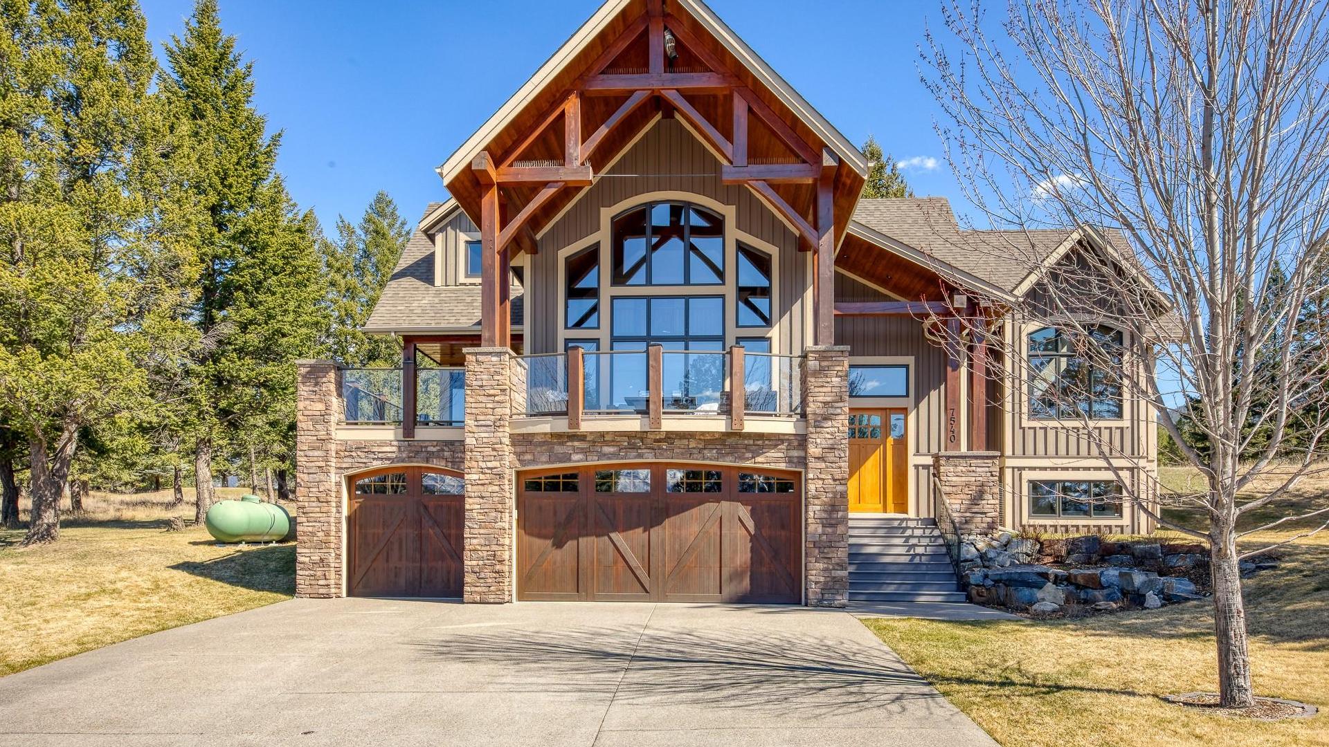 









7540


Springs

Terrace,
Radium Hot Springs,




BC
V0A 1M0

