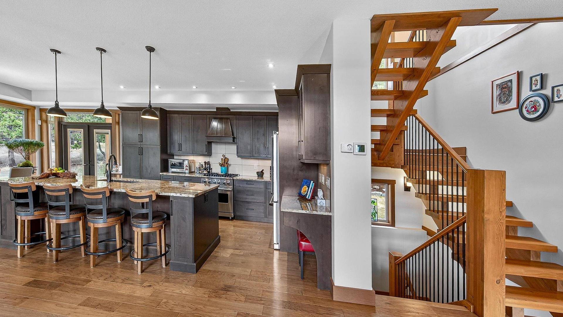 









7540


Springs

Terrace,
Radium Hot Springs,




BC
V0A 1M0

