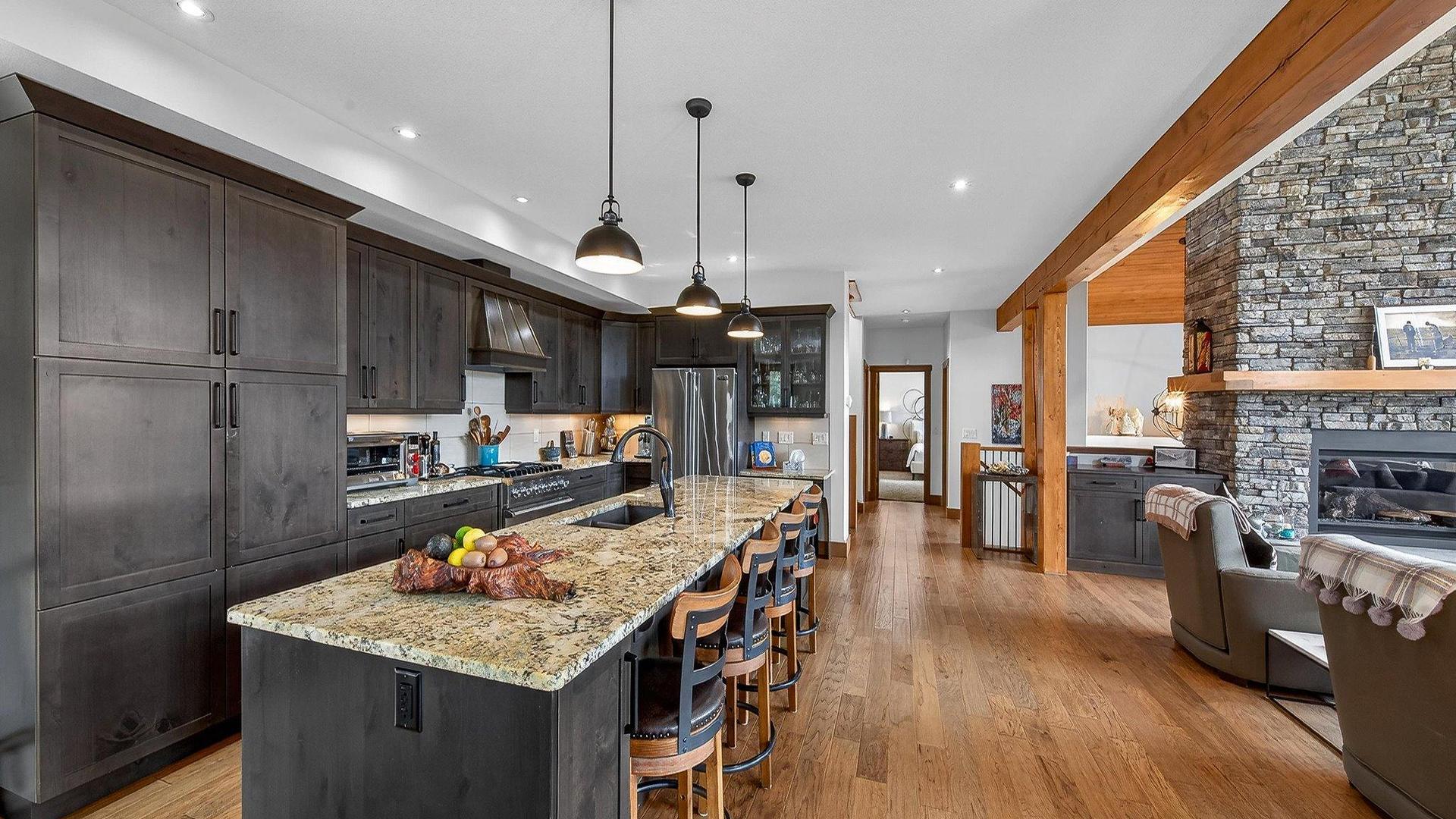 









7540


Springs

Terrace,
Radium Hot Springs,




BC
V0A 1M0

