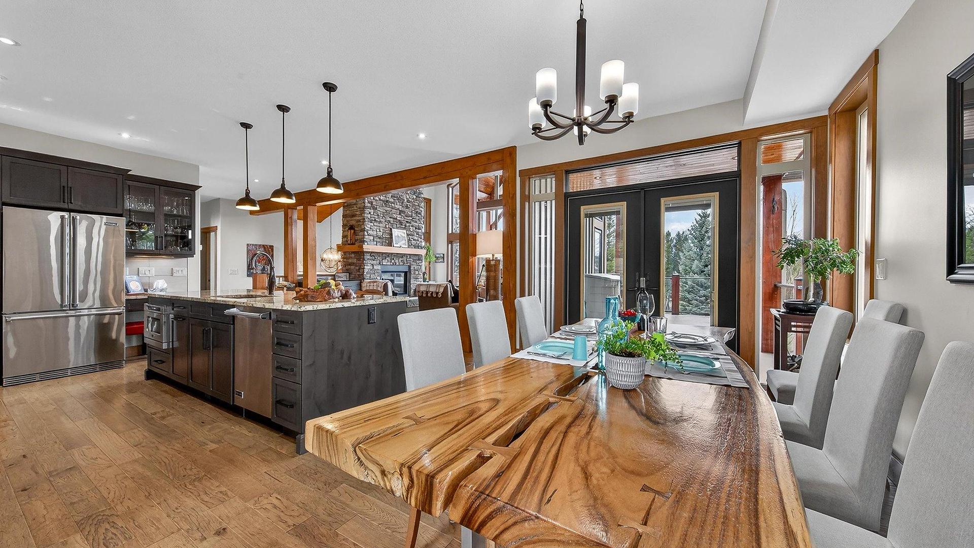 









7540


Springs

Terrace,
Radium Hot Springs,




BC
V0A 1M0

