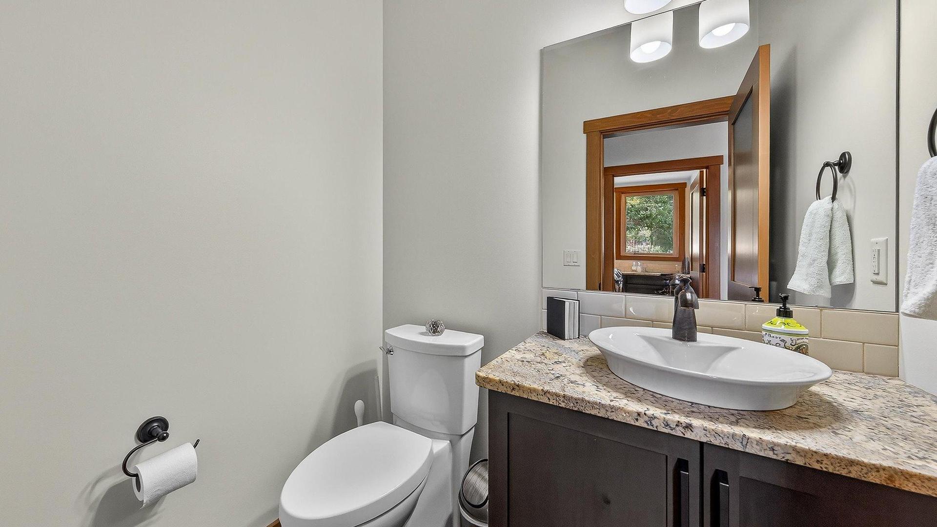 









7540


Springs

Terrace,
Radium Hot Springs,




BC
V0A 1M0

