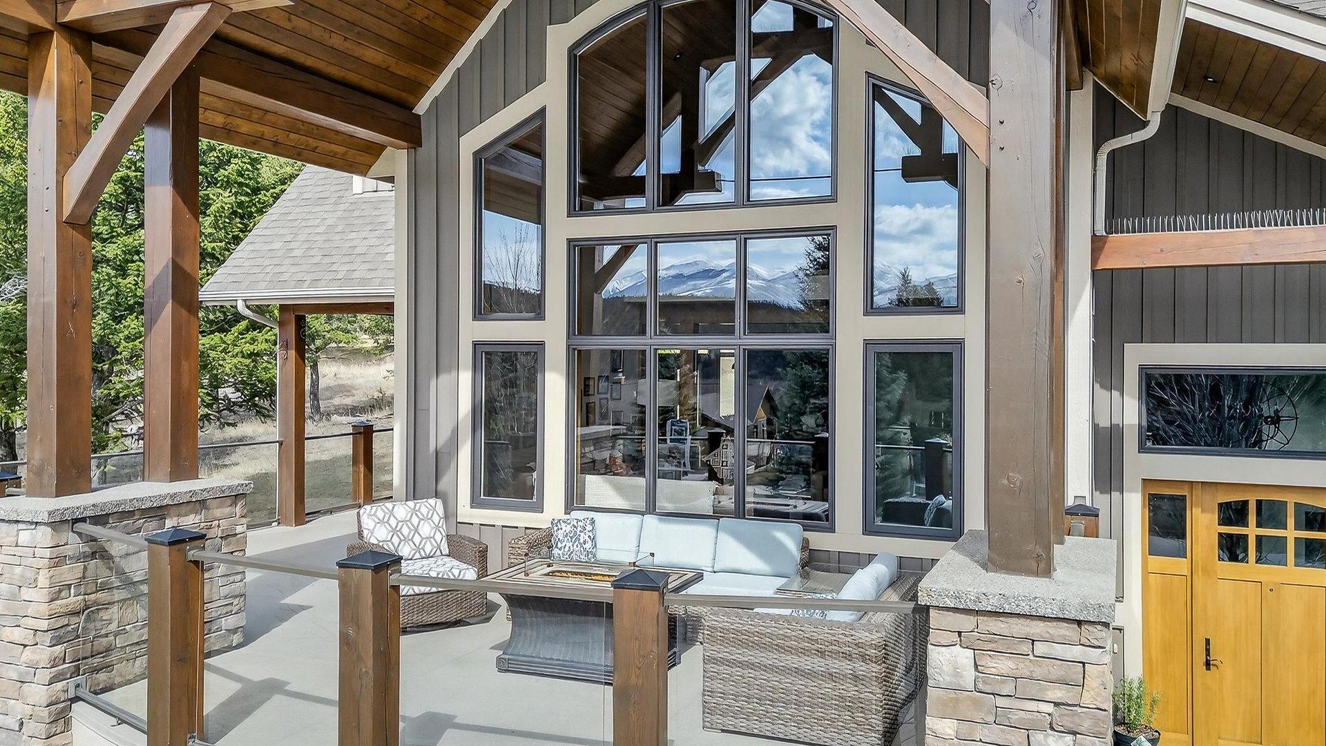 









7540


Springs

Terrace,
Radium Hot Springs,




BC
V0A 1M0

