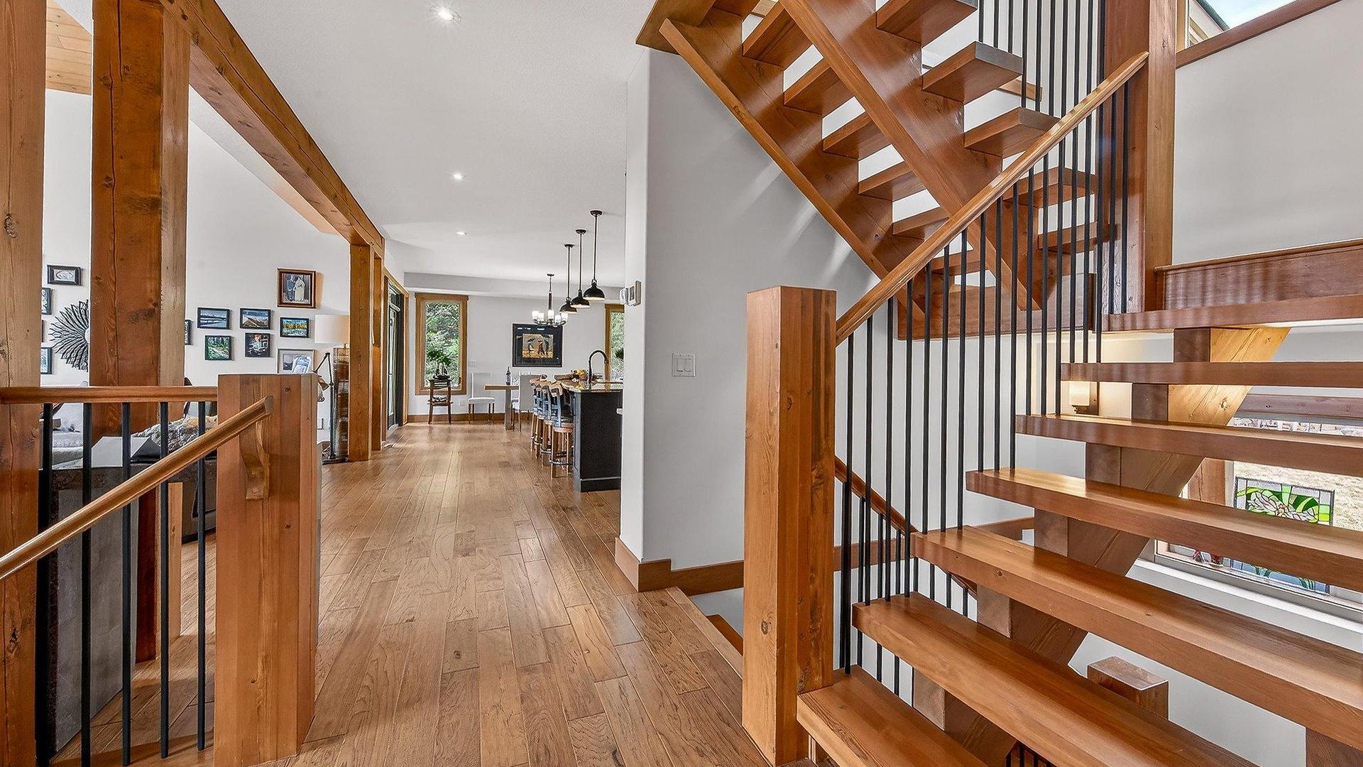 









7540


Springs

Terrace,
Radium Hot Springs,




BC
V0A 1M0

