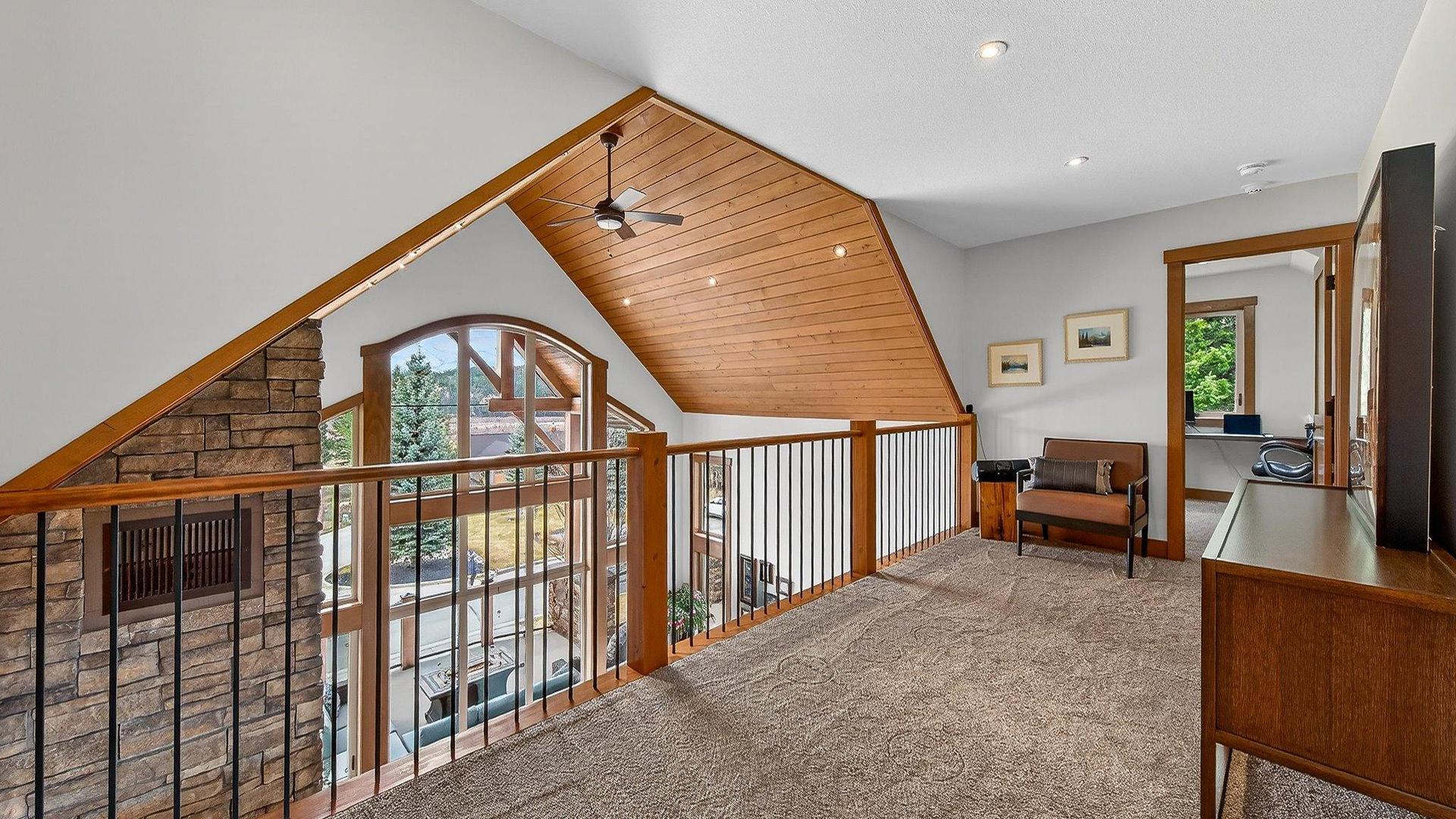 









7540


Springs

Terrace,
Radium Hot Springs,




BC
V0A 1M0

