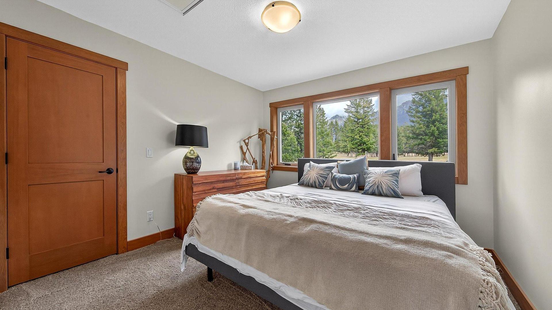 









7540


Springs

Terrace,
Radium Hot Springs,




BC
V0A 1M0


