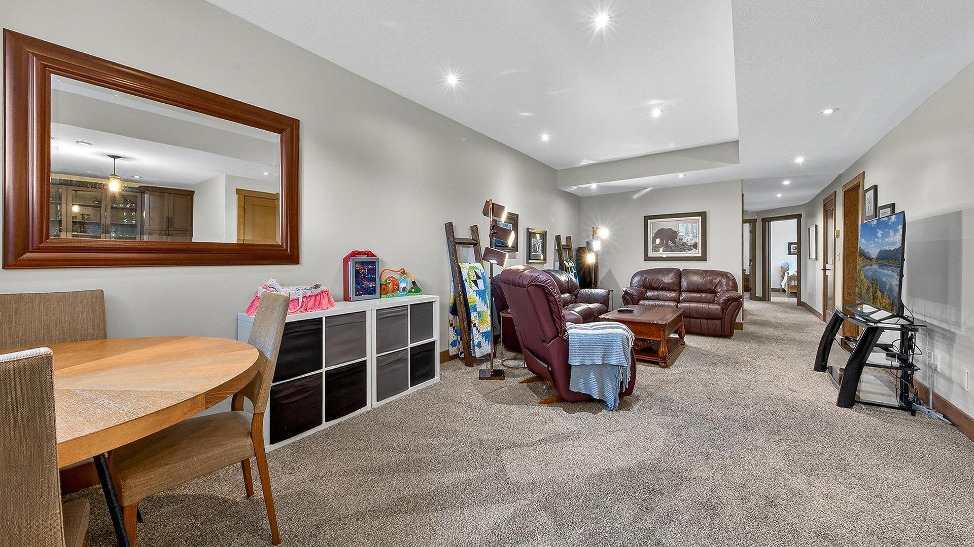 









7540


Springs

Terrace,
Radium Hot Springs,




BC
V0A 1M0

