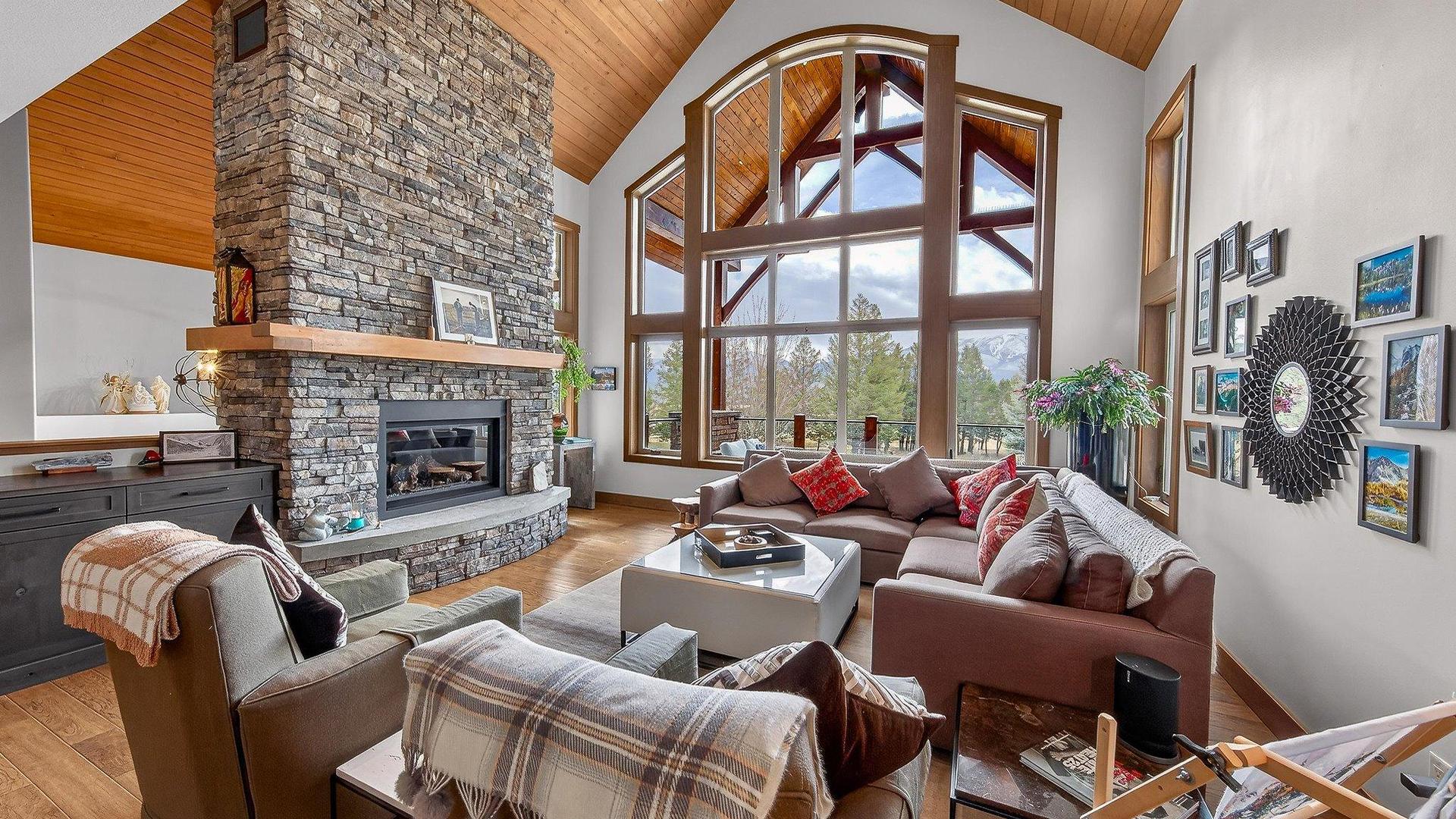 









7540


Springs

Terrace,
Radium Hot Springs,




BC
V0A 1M0

