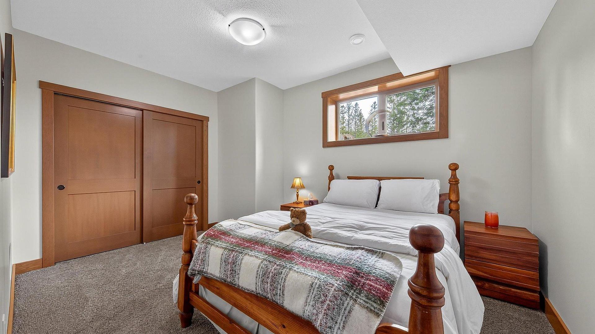 









7540


Springs

Terrace,
Radium Hot Springs,




BC
V0A 1M0

