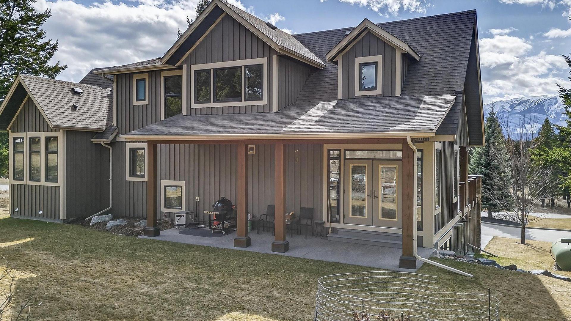 









7540


Springs

Terrace,
Radium Hot Springs,




BC
V0A 1M0

