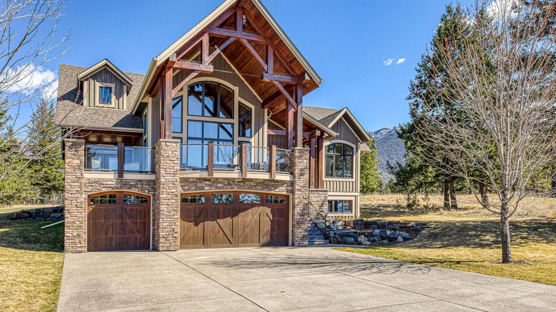 









7540


Springs

Terrace,
Radium Hot Springs,




BC
V0A 1M0

