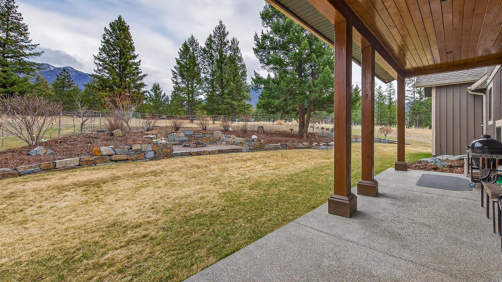 









7540


Springs

Terrace,
Radium Hot Springs,




BC
V0A 1M0

