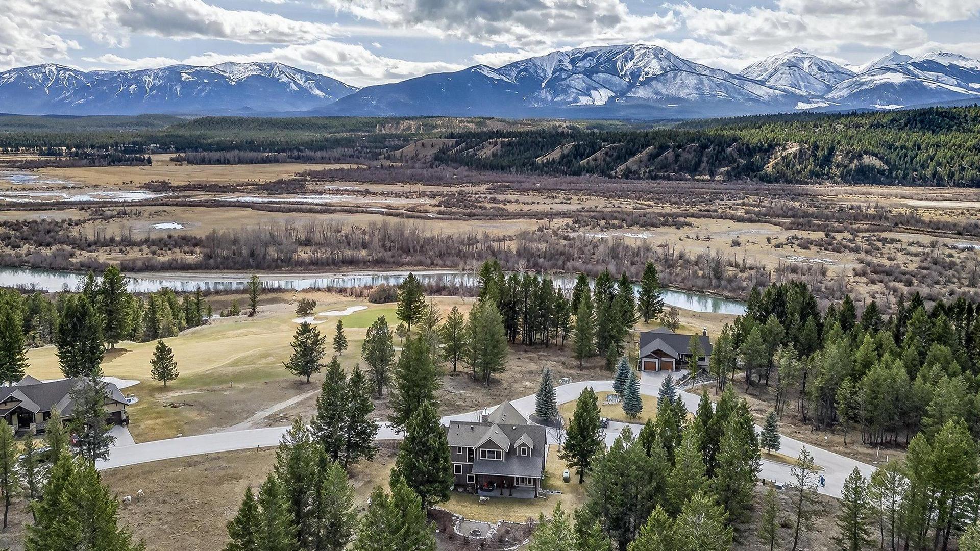 









7540


Springs

Terrace,
Radium Hot Springs,




BC
V0A 1M0

