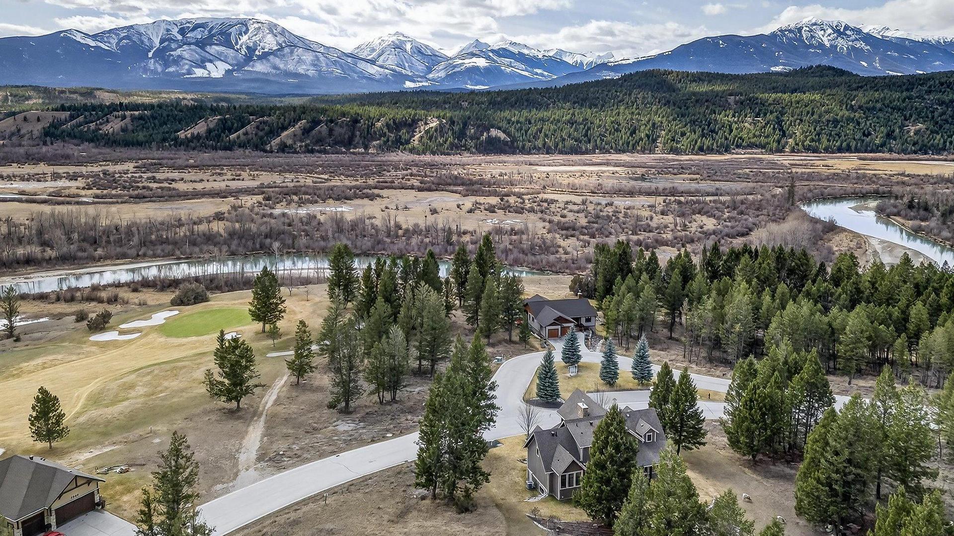 









7540


Springs

Terrace,
Radium Hot Springs,




BC
V0A 1M0

