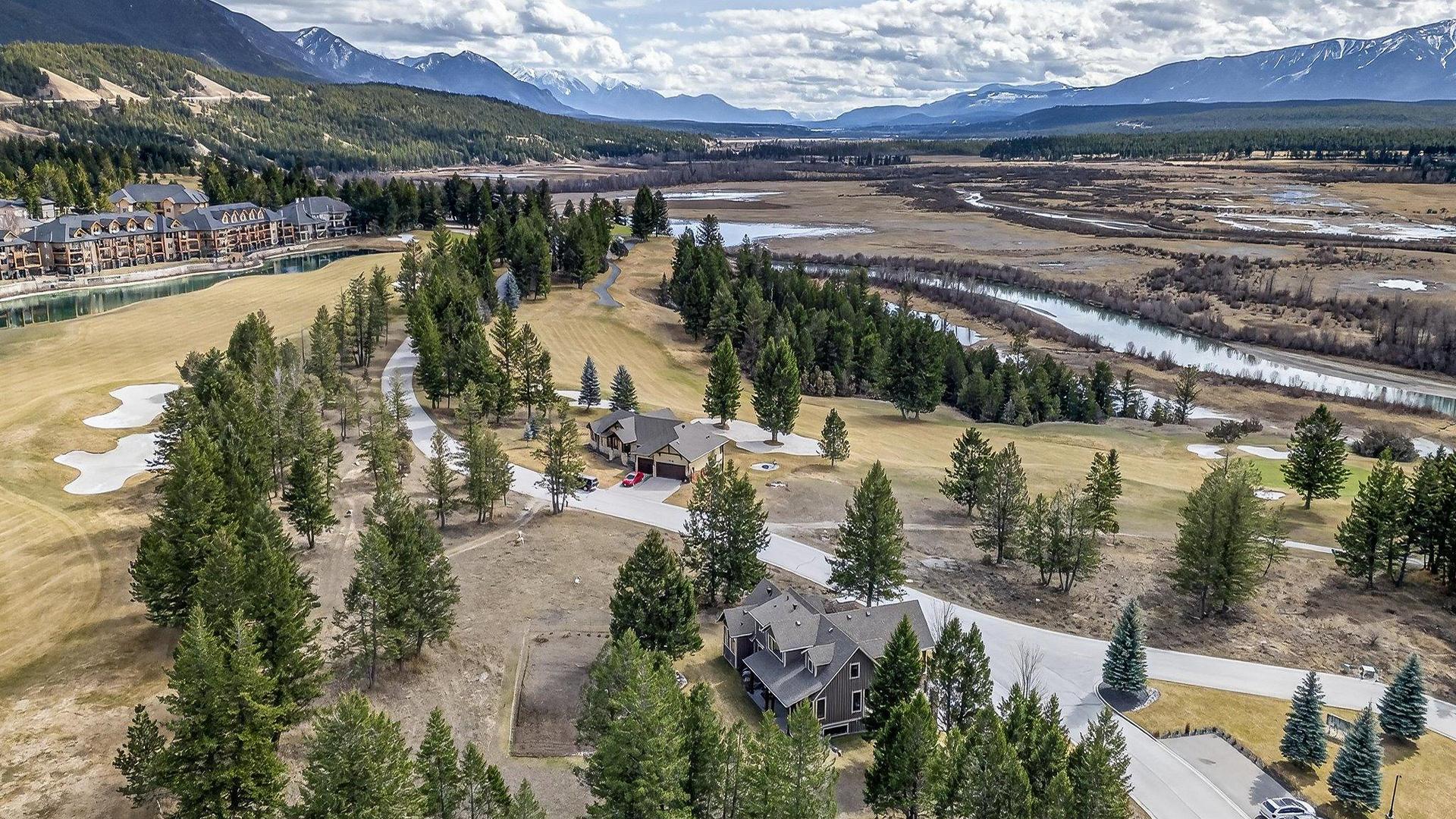 









7540


Springs

Terrace,
Radium Hot Springs,




BC
V0A 1M0

