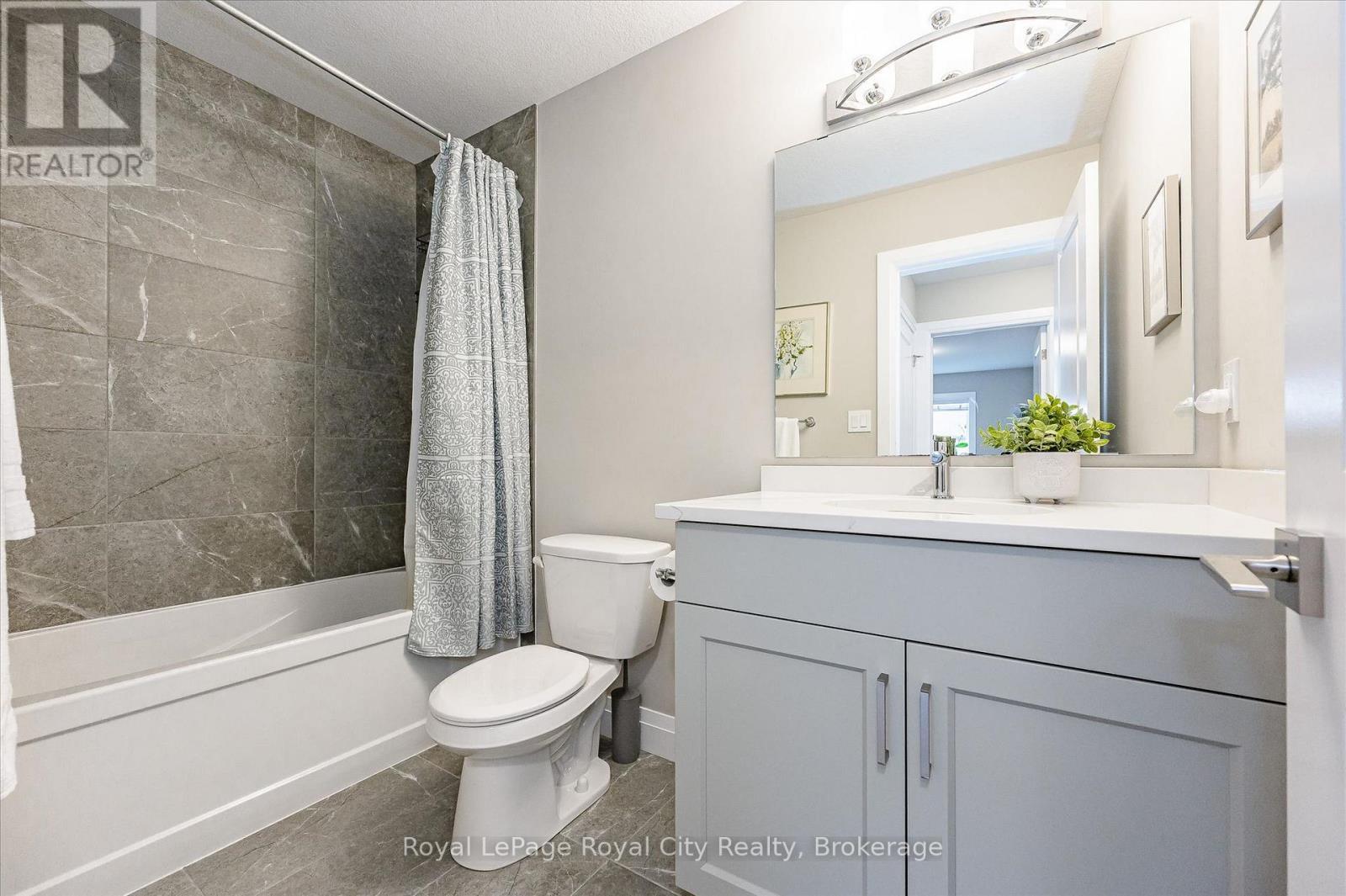 












3 - 35 WIDEMAN BOULEVARD

,
Guelph (Victoria North),




Ontario
N1E0J2

