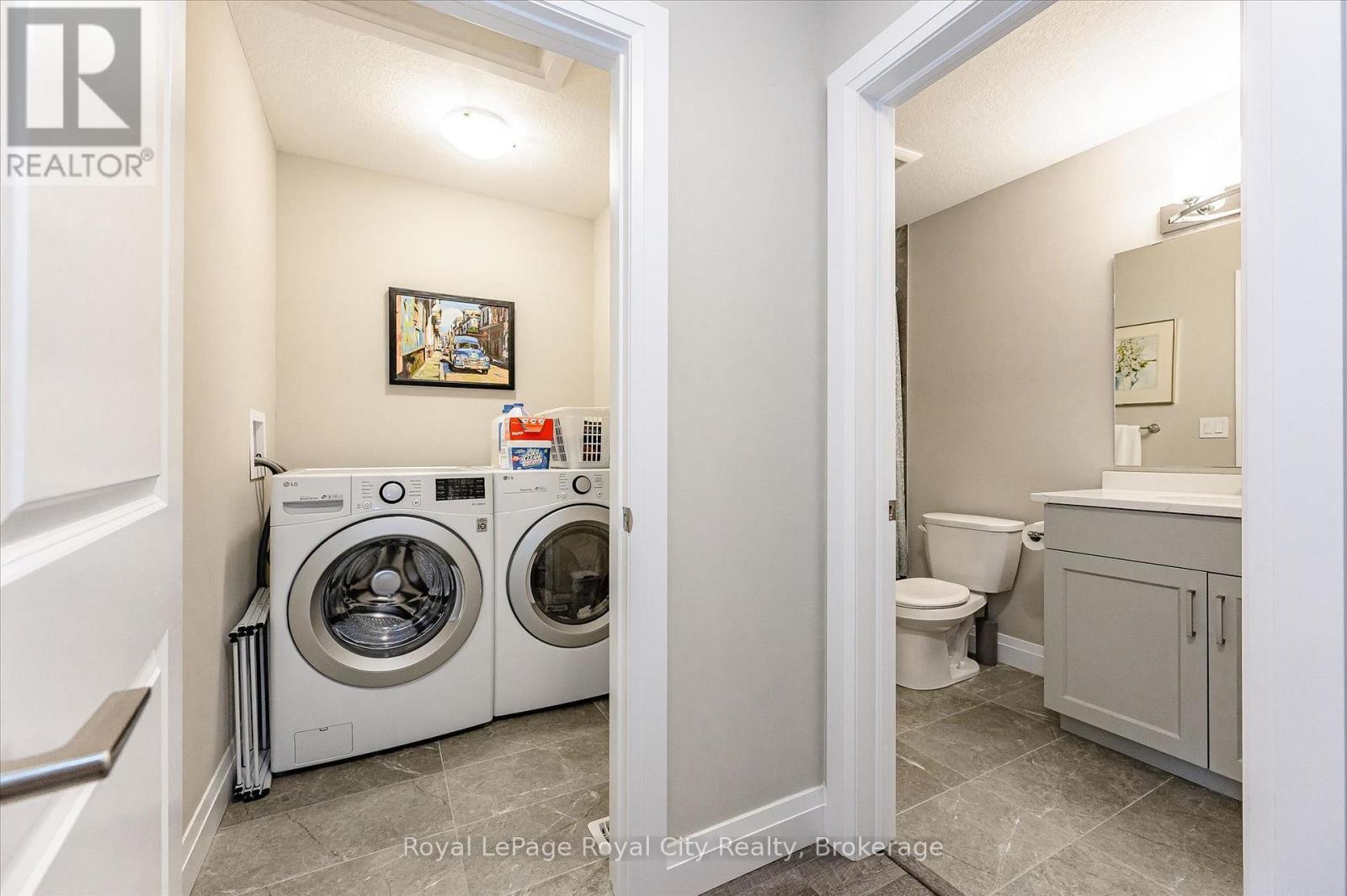 












3 - 35 WIDEMAN BOULEVARD

,
Guelph (Victoria North),




Ontario
N1E0J2

