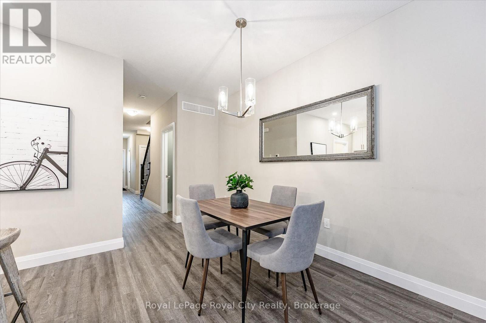 












3 - 35 WIDEMAN BOULEVARD

,
Guelph (Victoria North),




Ontario
N1E0J2

