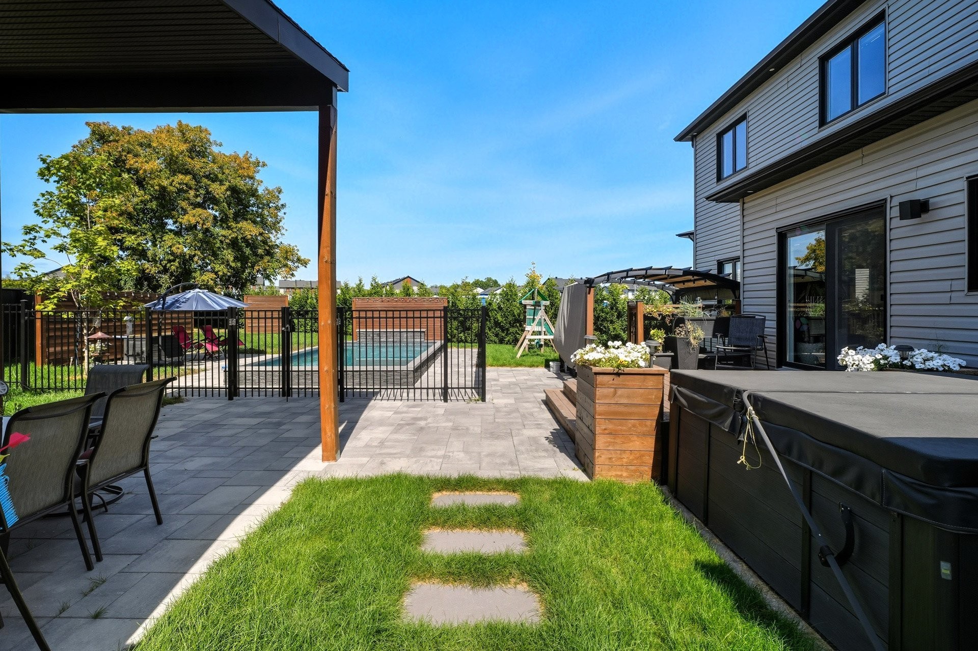 









213


Rue de Francfort

,
Gatineau (Aylmer),




QC
J9J4J9

