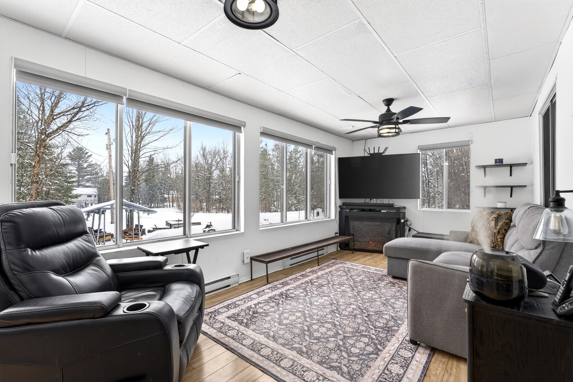 









995


Rue Camiré

,
Saint-Georges-de-Windsor,




QC
J0A1J0

