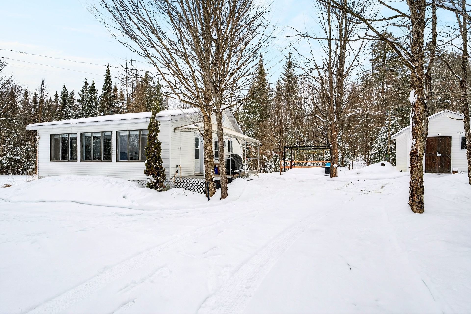 









995


Rue Camiré

,
Saint-Georges-de-Windsor,




QC
J0A1J0

