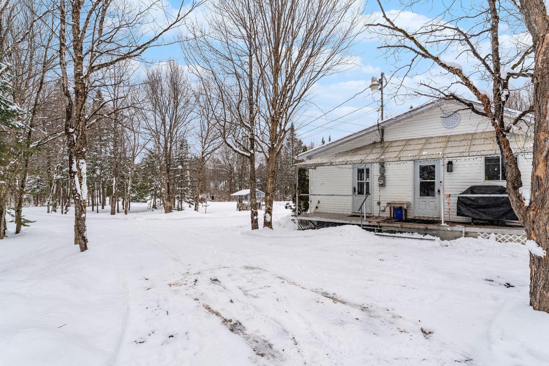 









995


Rue Camiré

,
Saint-Georges-de-Windsor,




QC
J0A1J0

