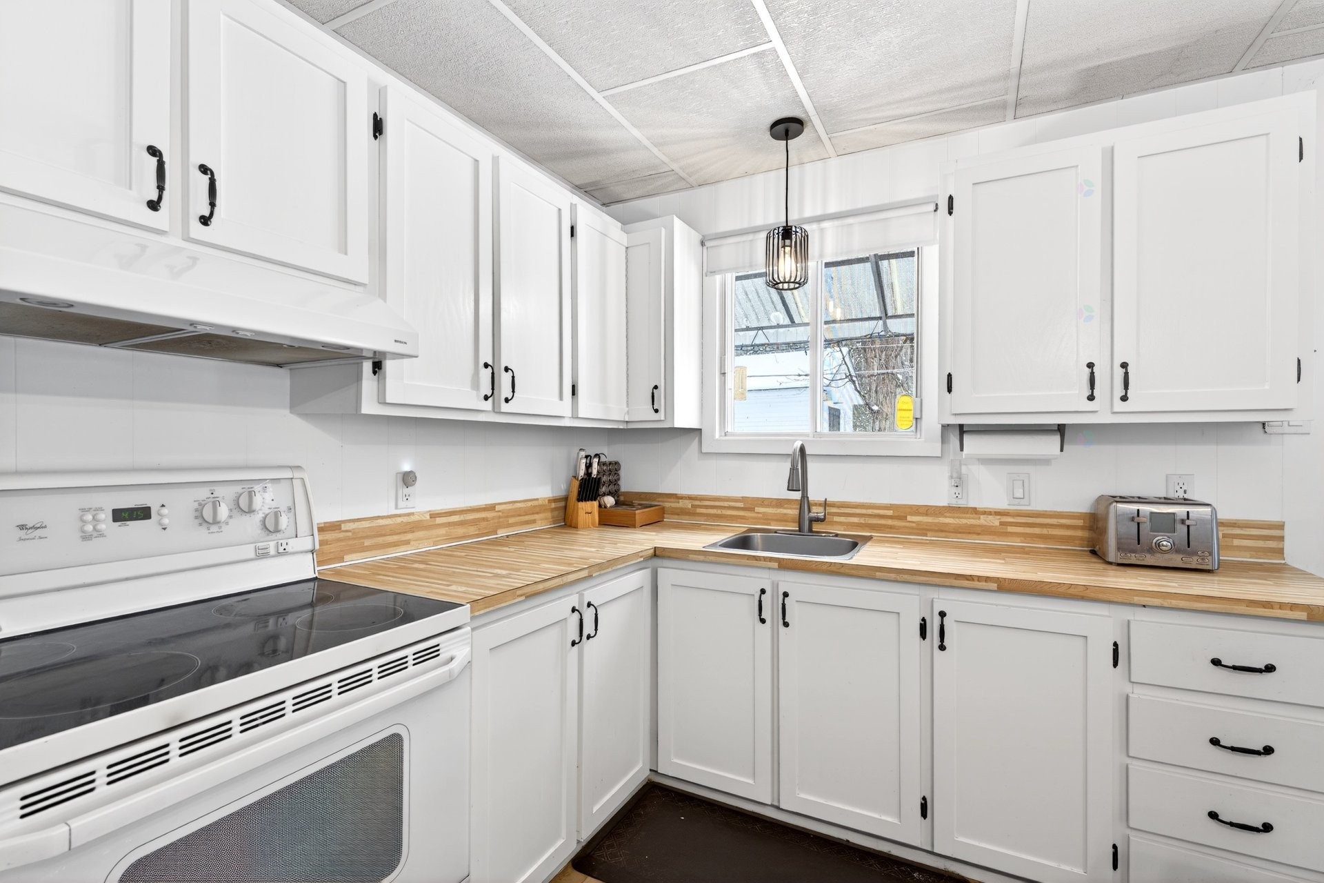 









995


Rue Camiré

,
Saint-Georges-de-Windsor,




QC
J0A1J0

