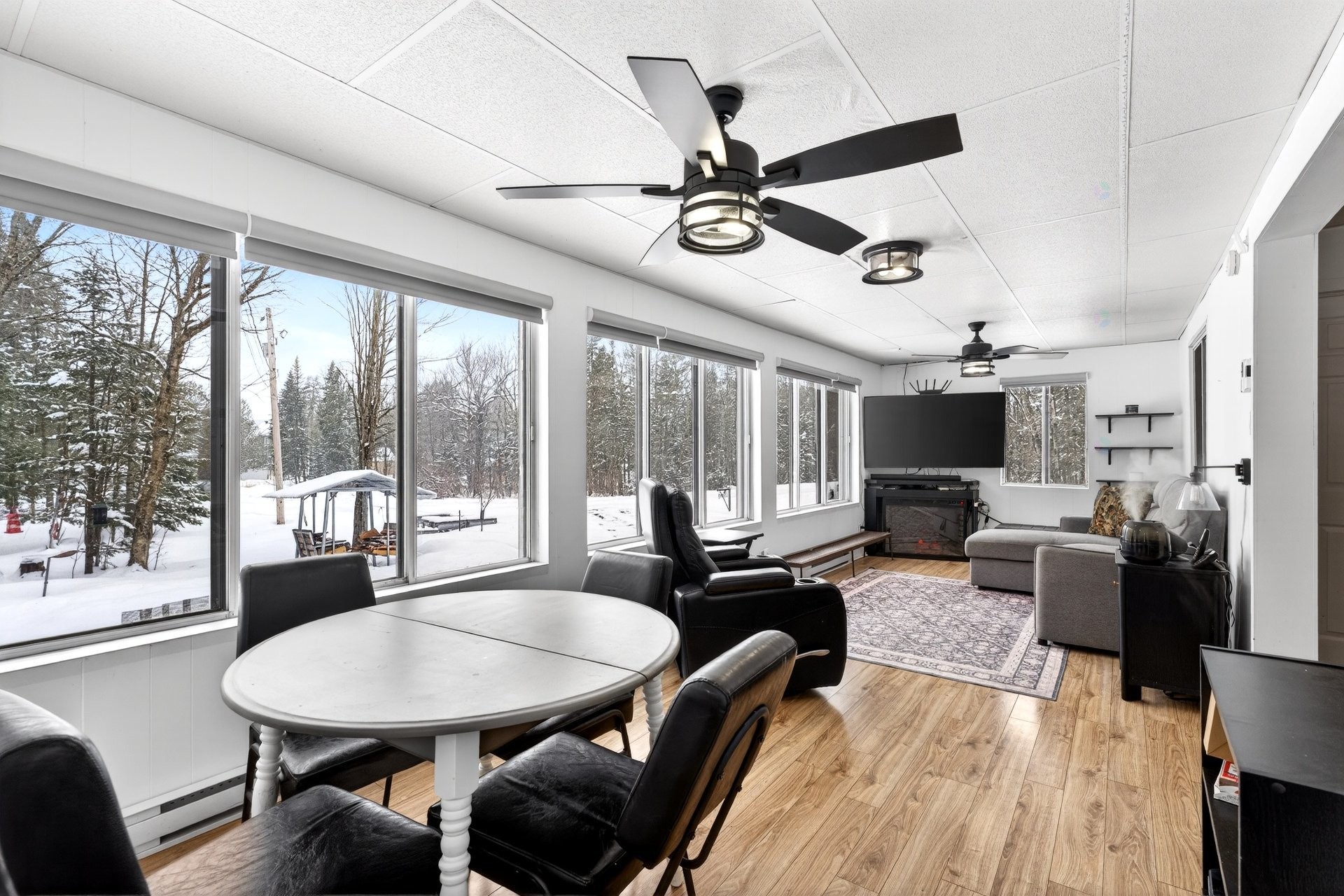 









995


Rue Camiré

,
Saint-Georges-de-Windsor,




QC
J0A1J0

