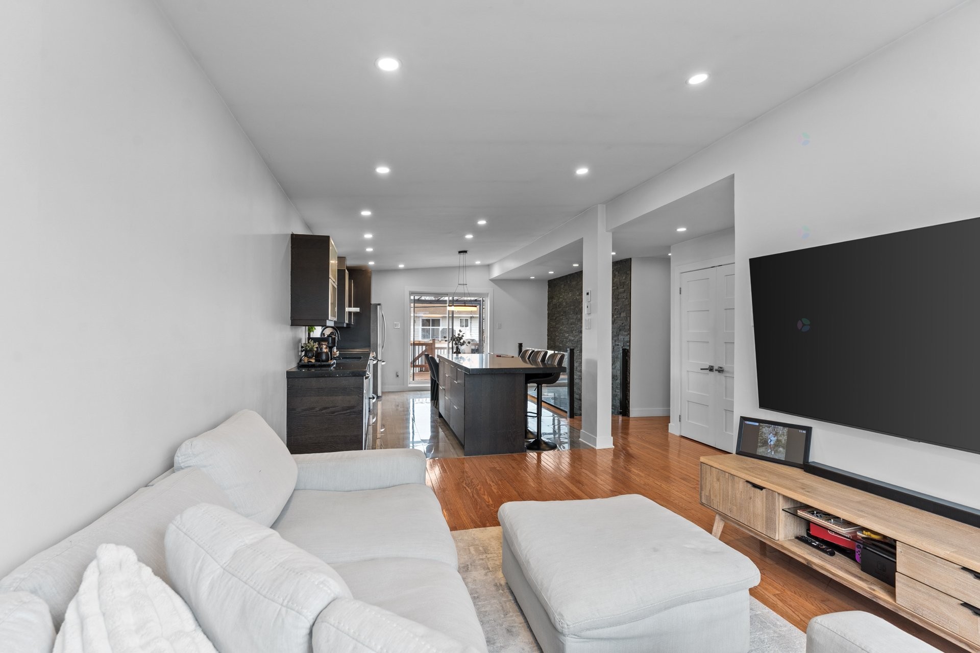 









5380


Rue de Prince-Rupert

,
Laval (Auteuil),




QC
H7K1T9

