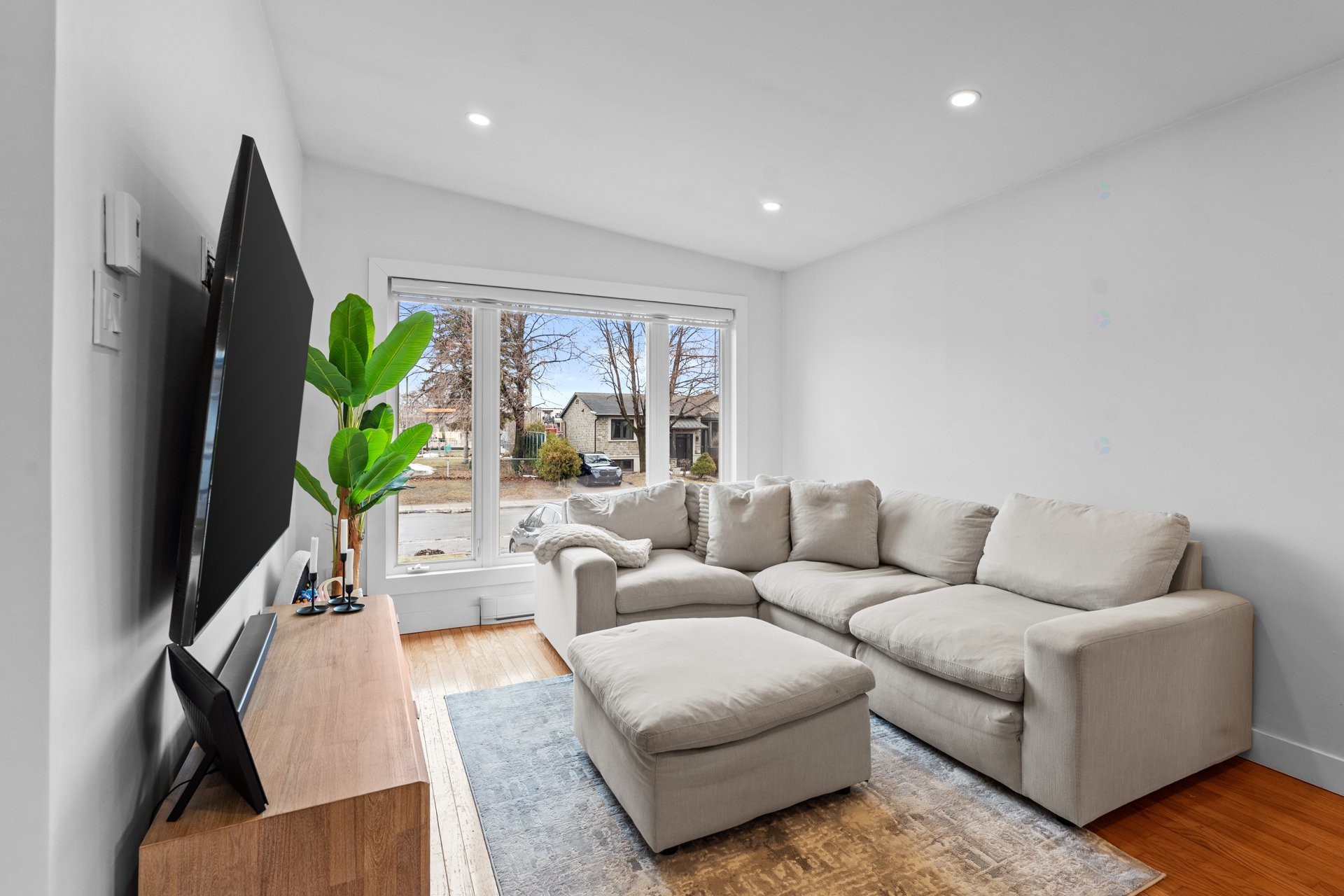 









5380


Rue de Prince-Rupert

,
Laval (Auteuil),




QC
H7K1T9

