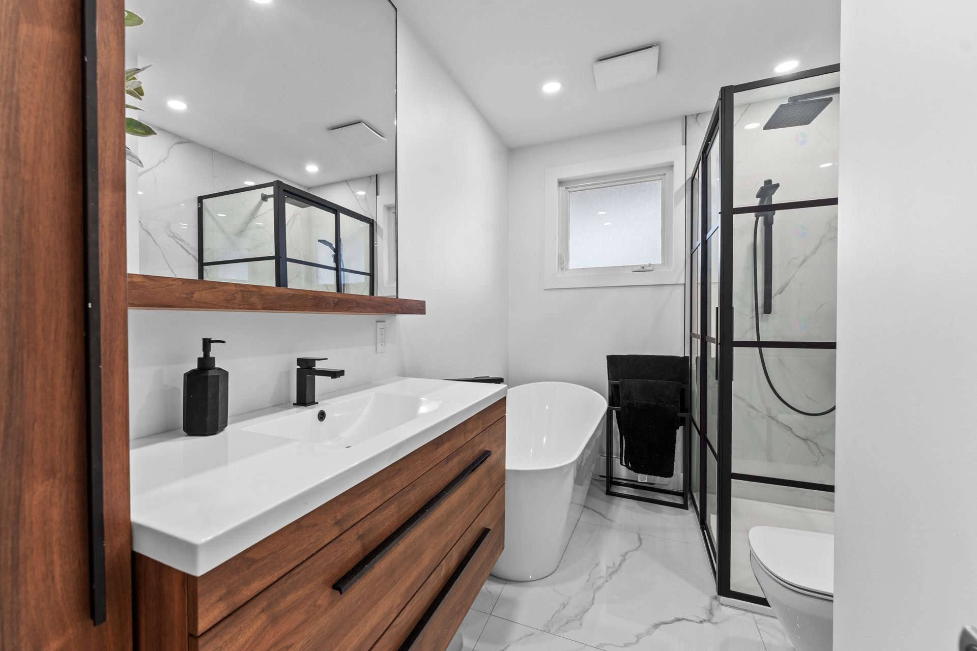 









5380


Rue de Prince-Rupert

,
Laval (Auteuil),




QC
H7K1T9

