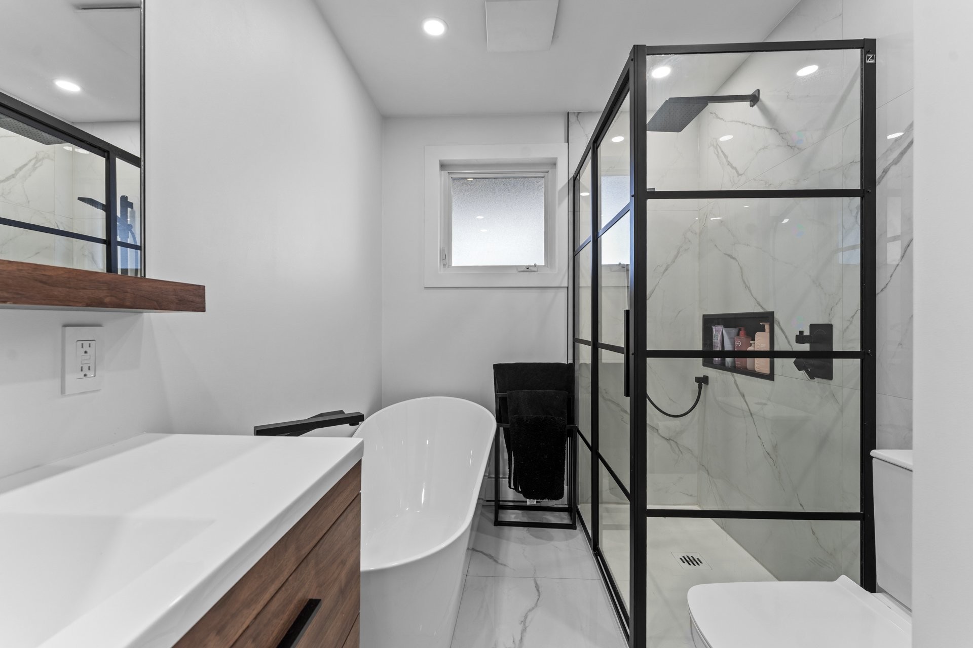 









5380


Rue de Prince-Rupert

,
Laval (Auteuil),




QC
H7K1T9

