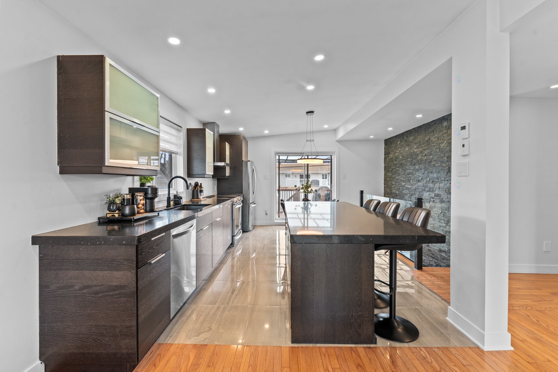 









5380


Rue de Prince-Rupert

,
Laval (Auteuil),




QC
H7K1T9

