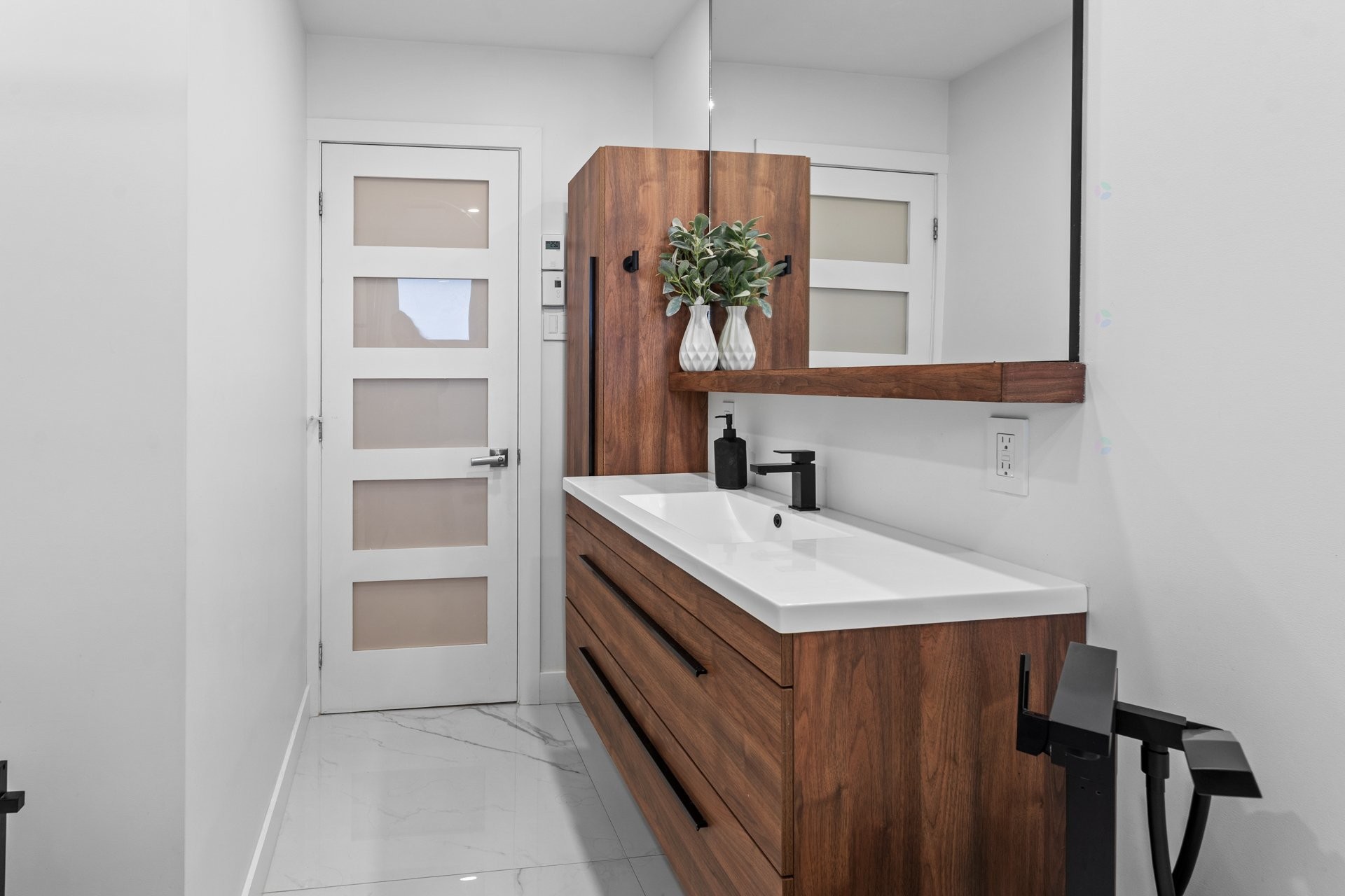









5380


Rue de Prince-Rupert

,
Laval (Auteuil),




QC
H7K1T9

