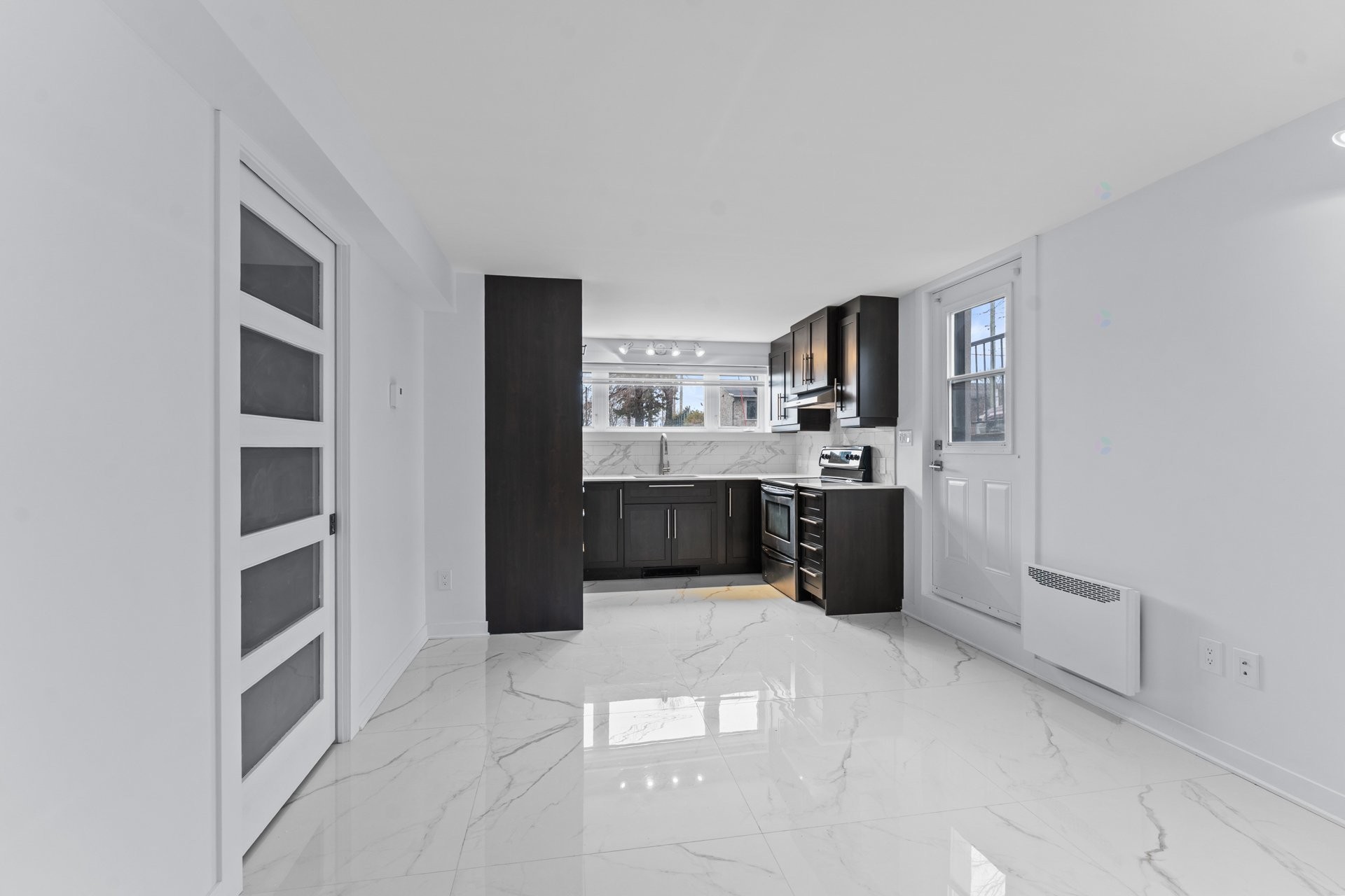 









5380


Rue de Prince-Rupert

,
Laval (Auteuil),




QC
H7K1T9

