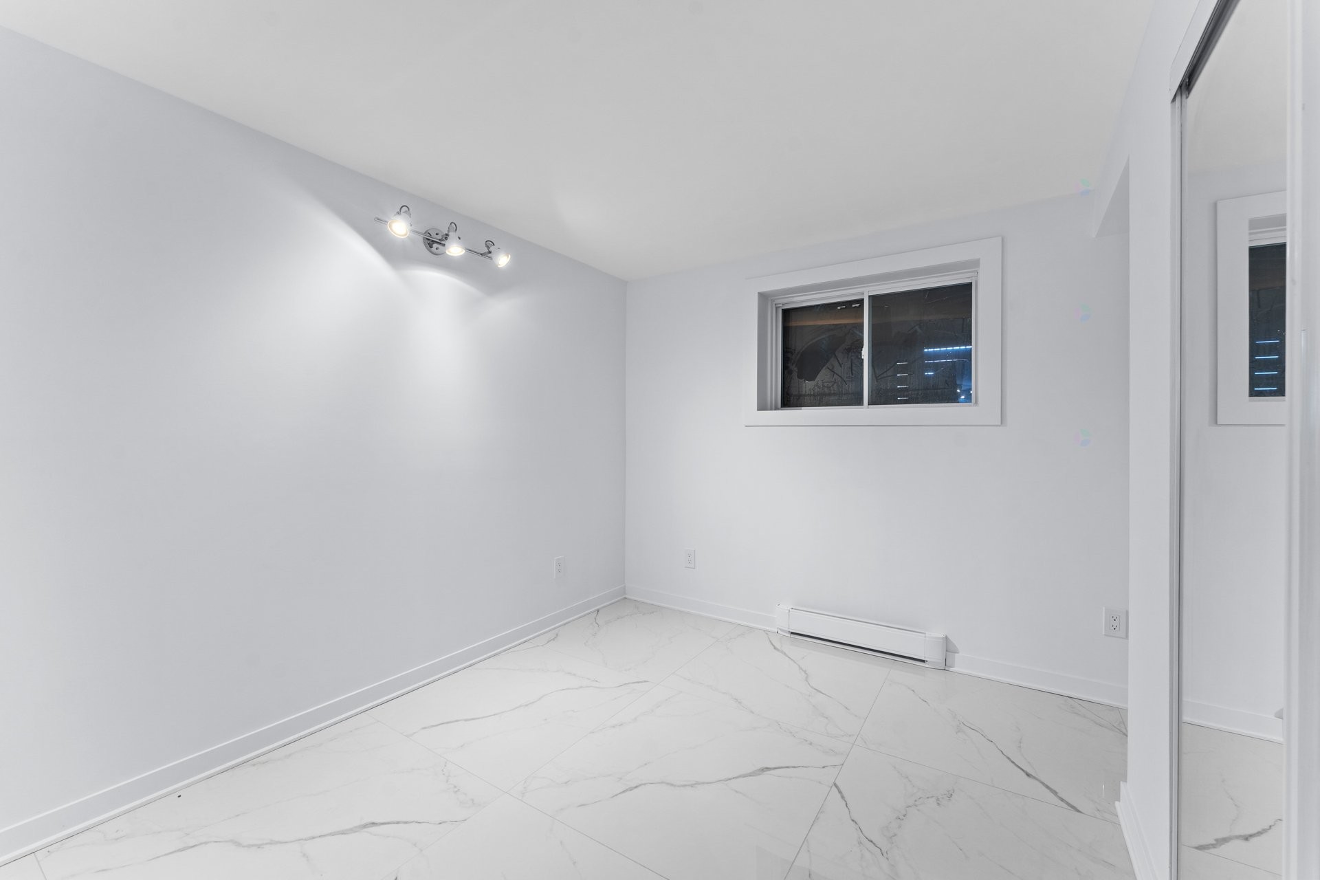 









5380


Rue de Prince-Rupert

,
Laval (Auteuil),




QC
H7K1T9

