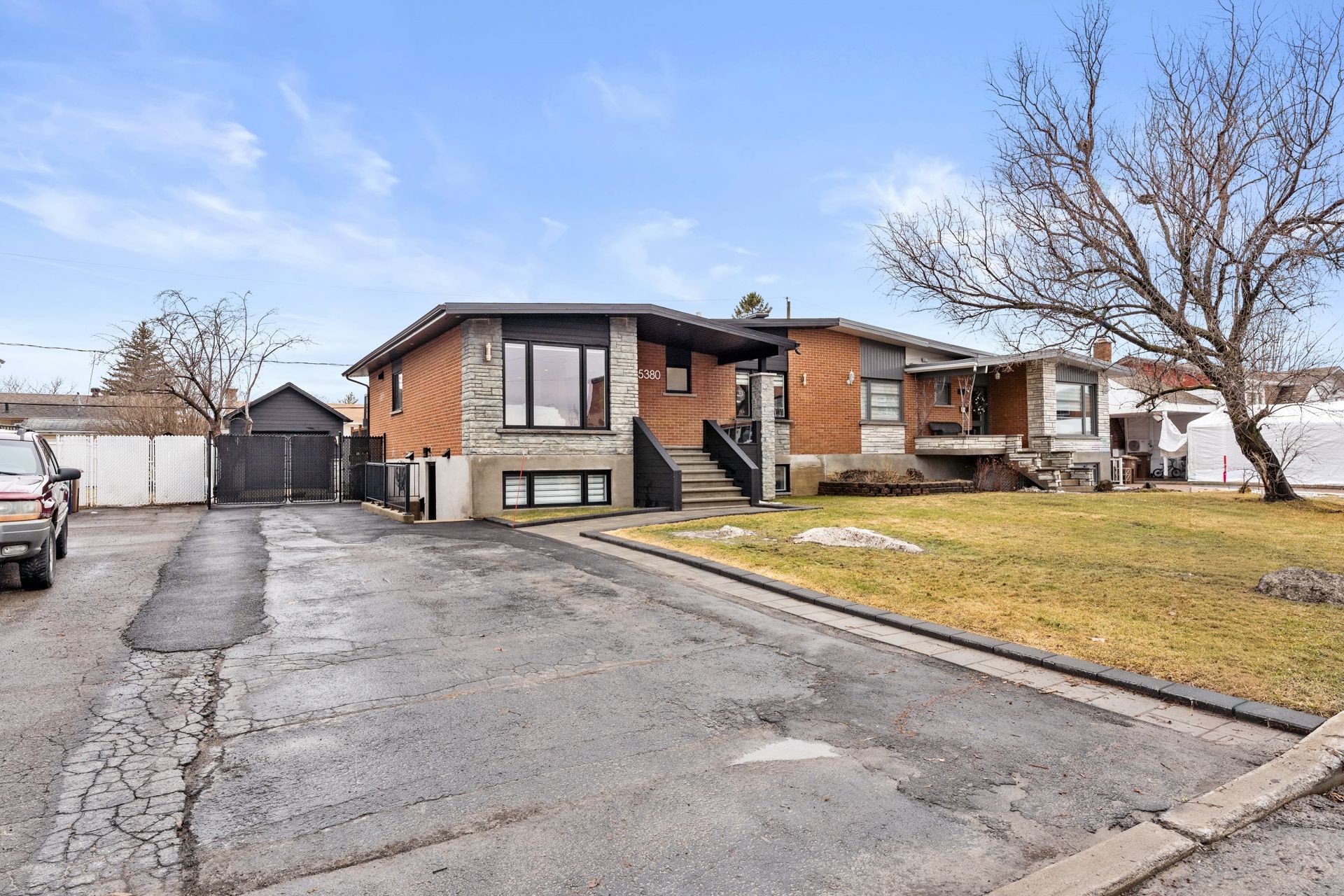 









5380


Rue de Prince-Rupert

,
Laval (Auteuil),




QC
H7K1T9


