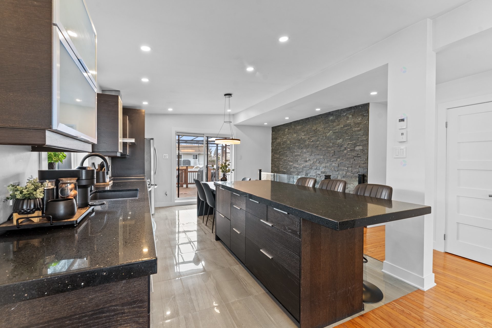 









5380


Rue de Prince-Rupert

,
Laval (Auteuil),




QC
H7K1T9

